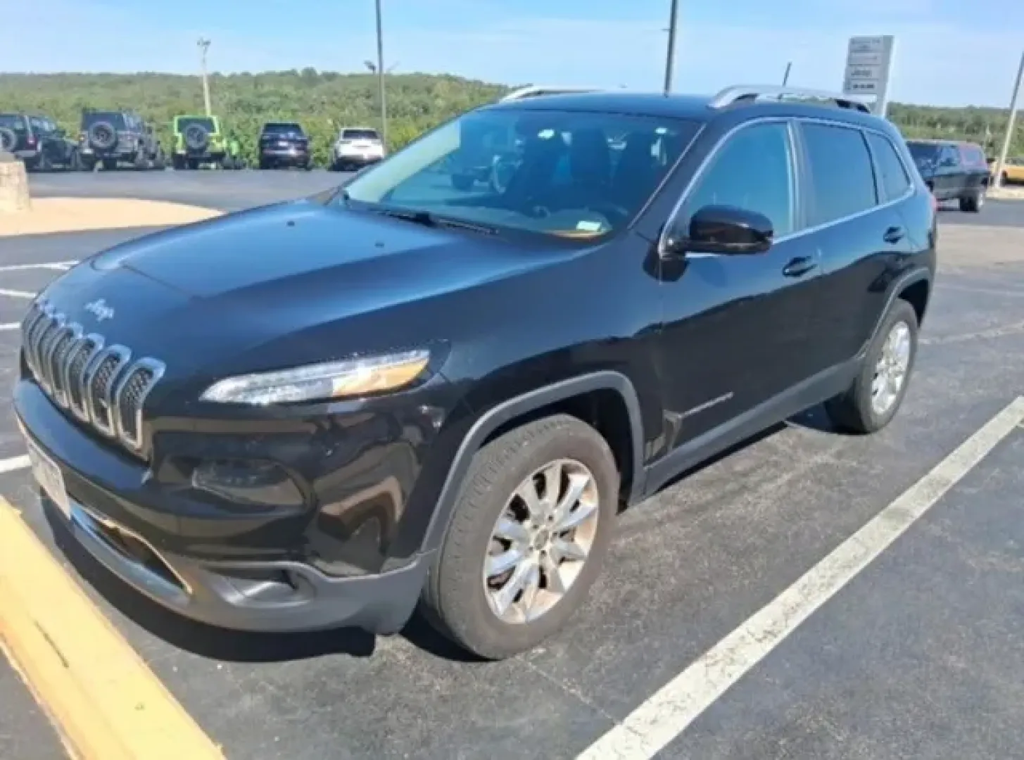 2016 /Black Jeep Cherokee Limited (1C4PJMDB6GW) with an Other engine, located at 12830 Highway 21, De Soto, MO, 63020, (636) 337-7777, 38.153099, -90.573624 - Are you ready to elevate your adventures with a vehicle that effortlessly combines style, comfort, and capability? Look no further than this stunning 2016 Jeep Cherokee, available now at Pettus CDJR DeSoto, your trusted source for quality used vehicles in De Soto, MO. Whether you're navigating city - Photo#30