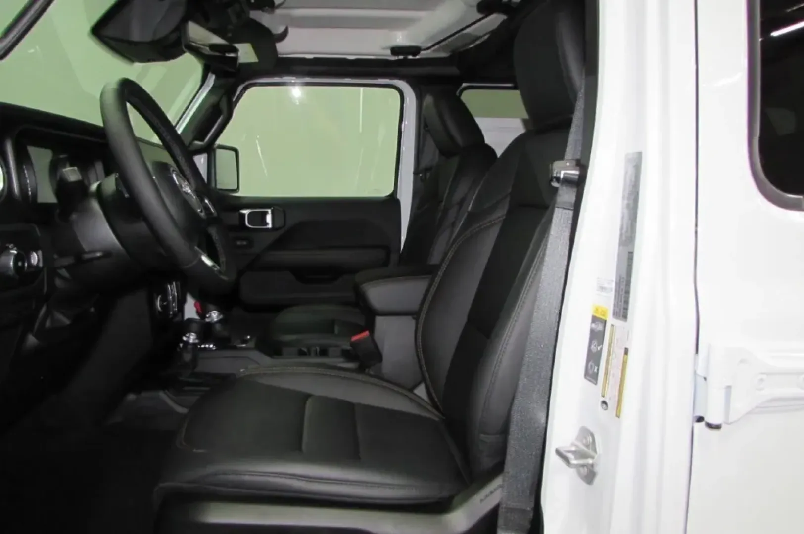 2025 /Black Jeep Wrangler Rubicon (1C4PJXFG3SW) with an Other engine, located at 12830 Highway 21, De Soto, MO, 63020, (636) 337-7777, 38.153099, -90.573624 - **Conquer Every Adventure with the 2025 Jeep Wrangler Your Ultimate SUV Awaits!**<br /> <br /> Are you ready to elevate your outdoor experiences and family outings? The 2025 Jeep Wrangler is designed for those who crave adventure, whether it's tackling rugged trails, heading to the beach, or naviga - Photo#13