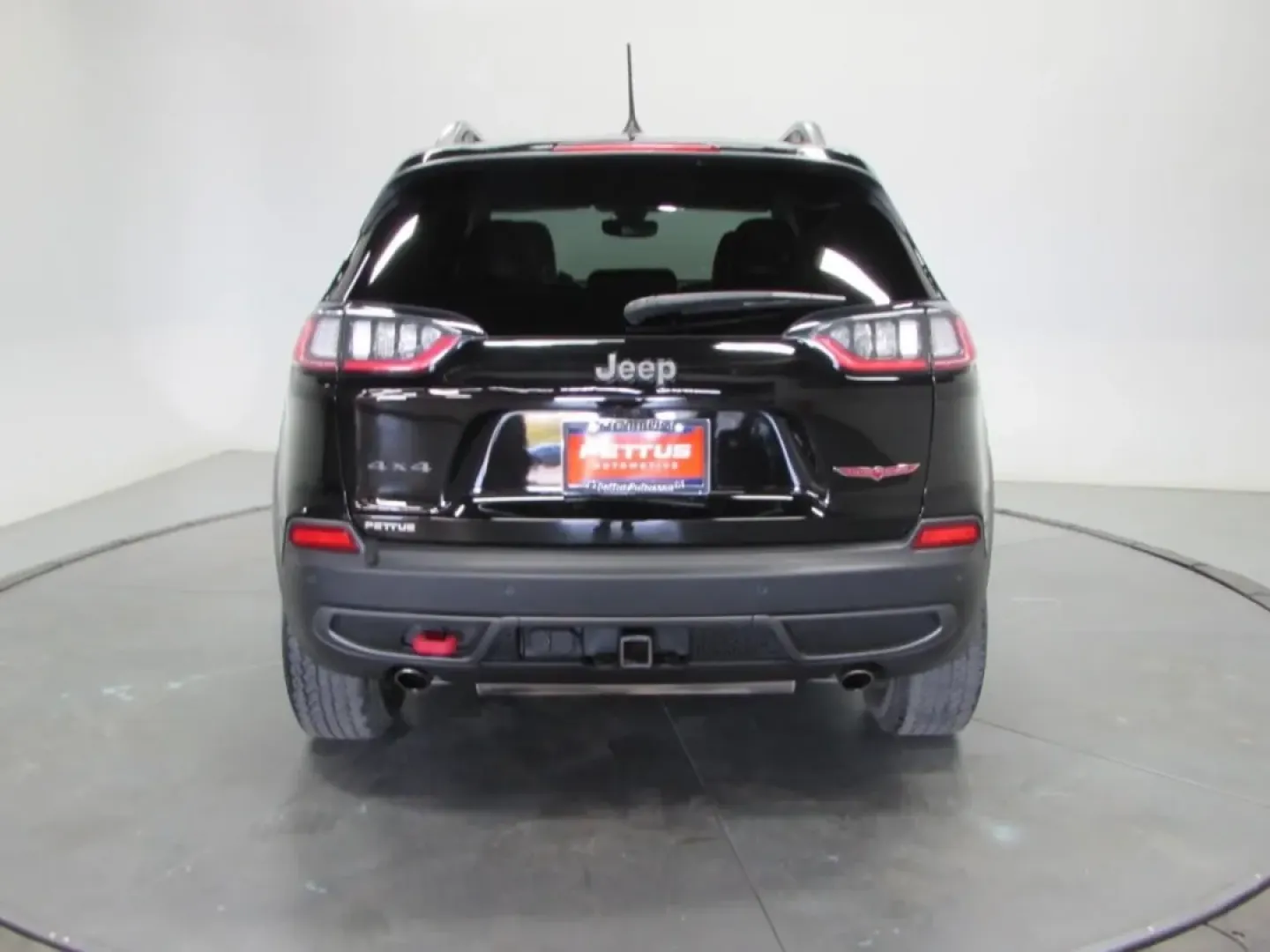 2019 /Black Leather Trimmed Jeep Cherokee 4WD Trailhawk (1C4PJMBX7KD) with an 3.2L V6 24V VVT engine, Automatic transmission, located at 12830 Highway 21, De Soto, MO, 63020, (636) 337-7777, 38.153099, -90.573624 - **Unleash Adventure with the 2019 Jeep Cherokee: Your Perfect Companion for Life's Journeys!**<br /> <br /> Are you ready to elevate your driving experience and embrace the great outdoors? Ideal for weekend adventures, daily commutes, and family outings, the 2019 Jeep Cherokee is the crossover that - Photo#6