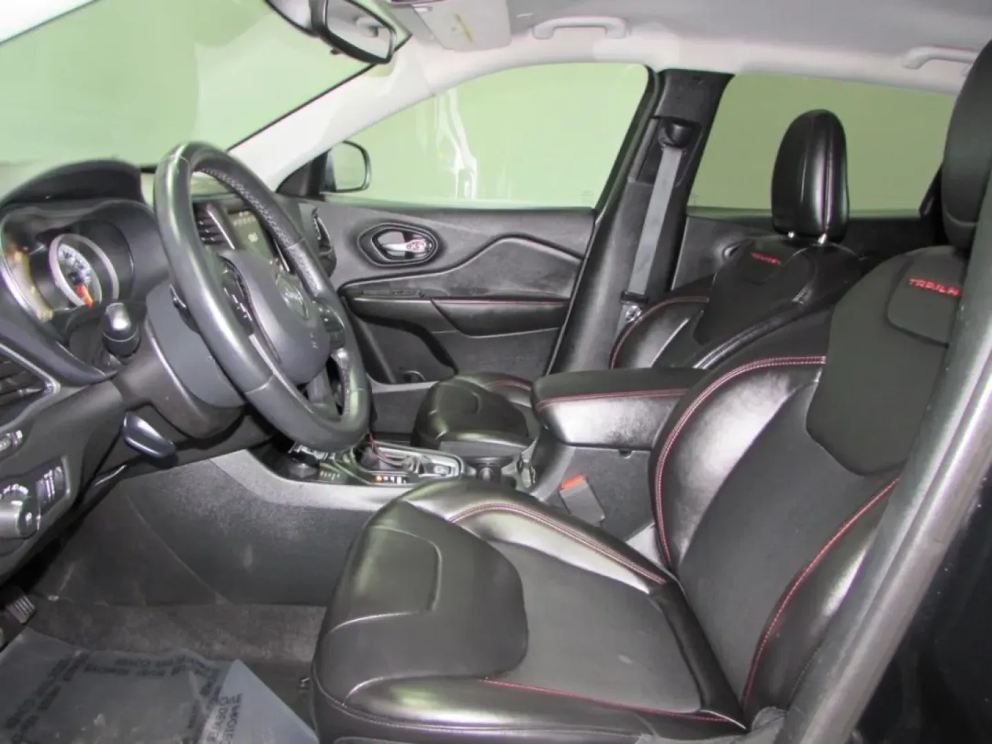 2019 /Black Leather Trimmed Jeep Cherokee 4WD Trailhawk (1C4PJMBX7KD) with an 3.2L V6 24V VVT engine, Automatic transmission, located at 12830 Highway 21, De Soto, MO, 63020, (636) 337-7777, 38.153099, -90.573624 - **Unleash Adventure with the 2019 Jeep Cherokee: Your Perfect Companion for Life's Journeys!**<br /> <br /> Are you ready to elevate your driving experience and embrace the great outdoors? Ideal for weekend adventures, daily commutes, and family outings, the 2019 Jeep Cherokee is the crossover that - Photo#11