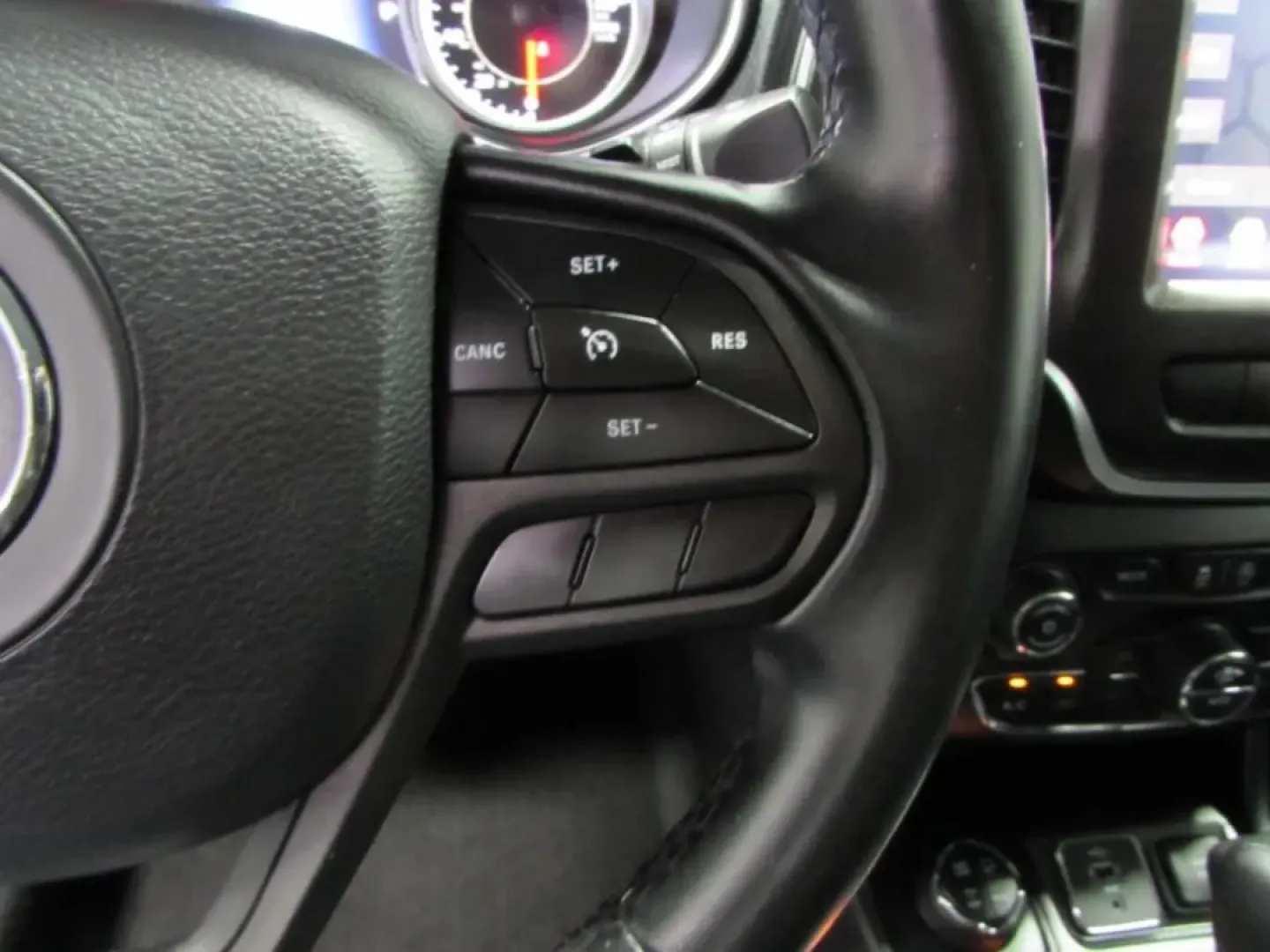 2019 /Black Leather Trimmed Jeep Cherokee 4WD Trailhawk (1C4PJMBX7KD) with an 3.2L V6 24V VVT engine, Automatic transmission, located at 12830 Highway 21, De Soto, MO, 63020, (636) 337-7777, 38.153099, -90.573624 - **Unleash Adventure with the 2019 Jeep Cherokee: Your Perfect Companion for Life's Journeys!**<br /> <br /> Are you ready to elevate your driving experience and embrace the great outdoors? Ideal for weekend adventures, daily commutes, and family outings, the 2019 Jeep Cherokee is the crossover that - Photo#15