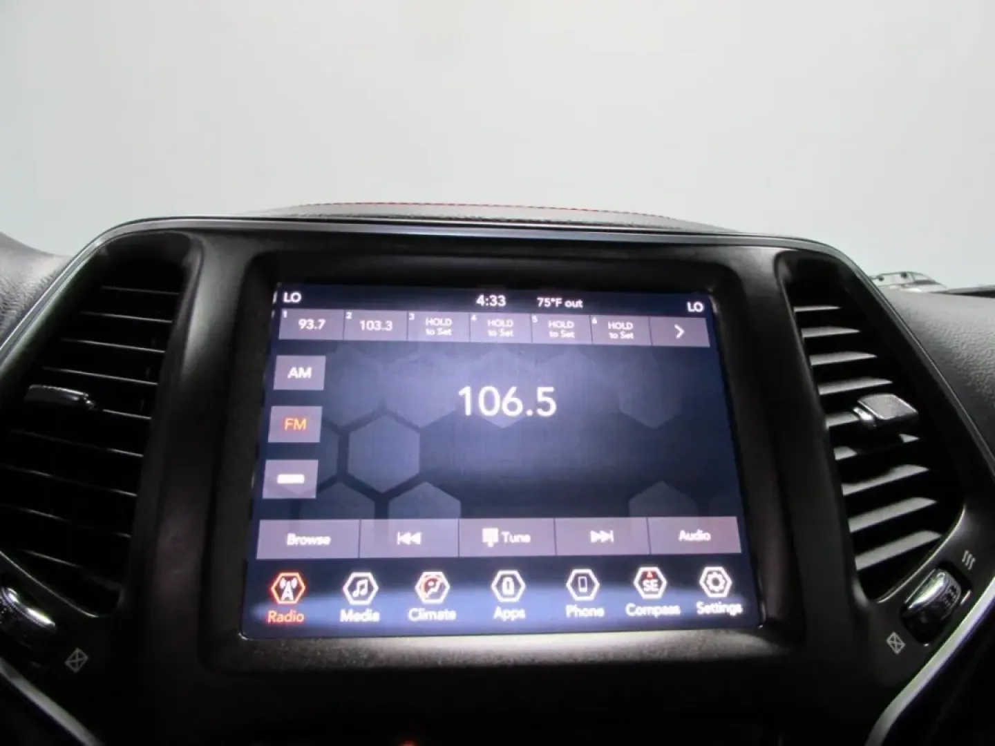 2019 /Black Leather Trimmed Jeep Cherokee 4WD Trailhawk (1C4PJMBX7KD) with an 3.2L V6 24V VVT engine, Automatic transmission, located at 12830 Highway 21, De Soto, MO, 63020, (636) 337-7777, 38.153099, -90.573624 - **Unleash Adventure with the 2019 Jeep Cherokee: Your Perfect Companion for Life's Journeys!**<br /> <br /> Are you ready to elevate your driving experience and embrace the great outdoors? Ideal for weekend adventures, daily commutes, and family outings, the 2019 Jeep Cherokee is the crossover that - Photo#19