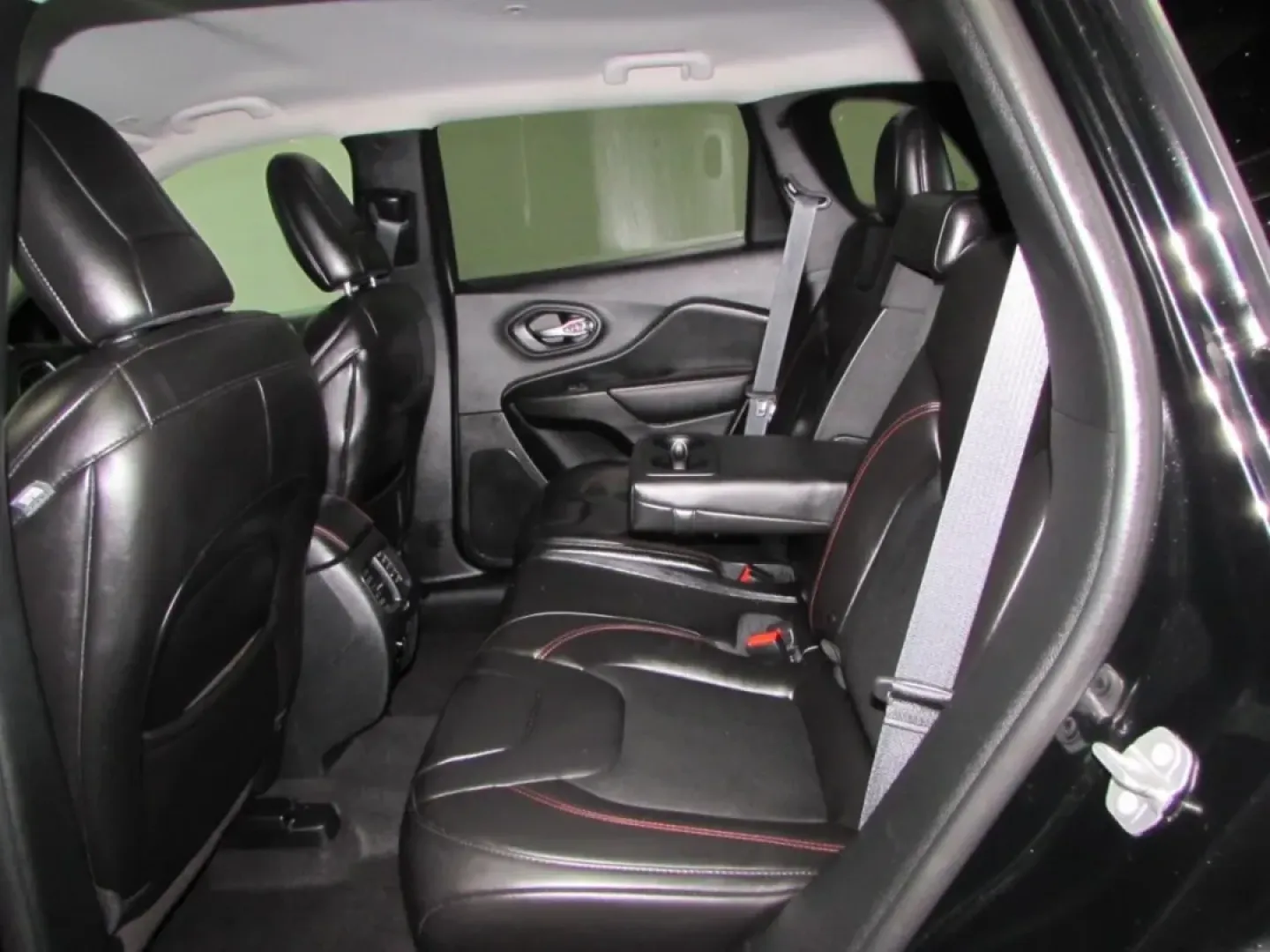 2019 /Black Leather Trimmed Jeep Cherokee 4WD Trailhawk (1C4PJMBX7KD) with an 3.2L V6 24V VVT engine, Automatic transmission, located at 12830 Highway 21, De Soto, MO, 63020, (636) 337-7777, 38.153099, -90.573624 - **Unleash Adventure with the 2019 Jeep Cherokee: Your Perfect Companion for Life's Journeys!**<br /> <br /> Are you ready to elevate your driving experience and embrace the great outdoors? Ideal for weekend adventures, daily commutes, and family outings, the 2019 Jeep Cherokee is the crossover that - Photo#24