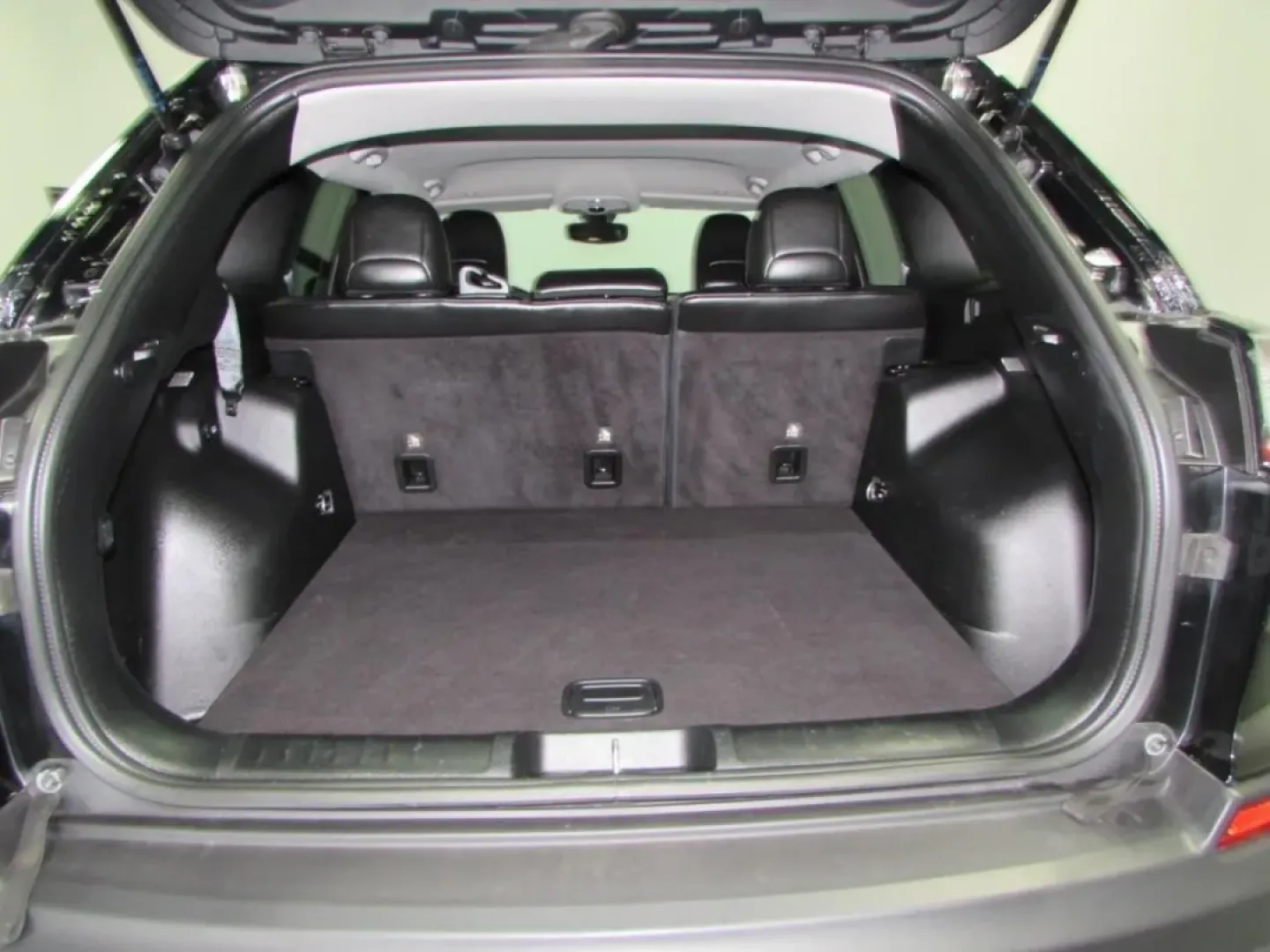 2019 /Black Leather Trimmed Jeep Cherokee 4WD Trailhawk (1C4PJMBX7KD) with an 3.2L V6 24V VVT engine, Automatic transmission, located at 12830 Highway 21, De Soto, MO, 63020, (636) 337-7777, 38.153099, -90.573624 - **Unleash Adventure with the 2019 Jeep Cherokee: Your Perfect Companion for Life's Journeys!**<br /> <br /> Are you ready to elevate your driving experience and embrace the great outdoors? Ideal for weekend adventures, daily commutes, and family outings, the 2019 Jeep Cherokee is the crossover that - Photo#26