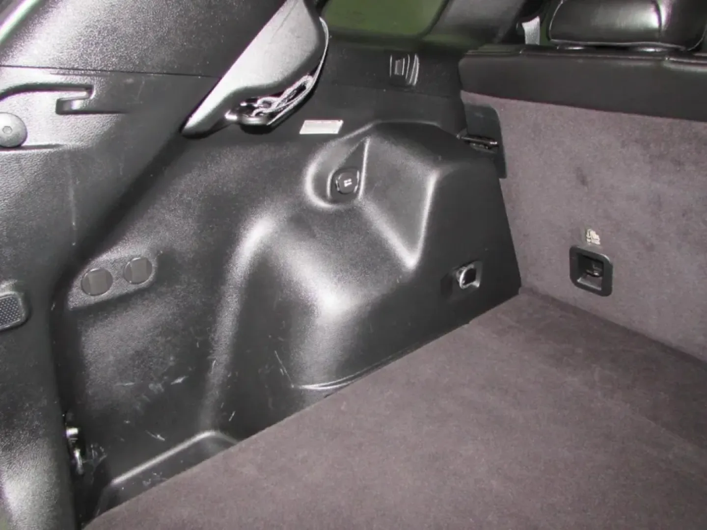 2019 /Black Leather Trimmed Jeep Cherokee 4WD Trailhawk (1C4PJMBX7KD) with an 3.2L V6 24V VVT engine, Automatic transmission, located at 12830 Highway 21, De Soto, MO, 63020, (636) 337-7777, 38.153099, -90.573624 - **Unleash Adventure with the 2019 Jeep Cherokee: Your Perfect Companion for Life's Journeys!**<br /> <br /> Are you ready to elevate your driving experience and embrace the great outdoors? Ideal for weekend adventures, daily commutes, and family outings, the 2019 Jeep Cherokee is the crossover that - Photo#27