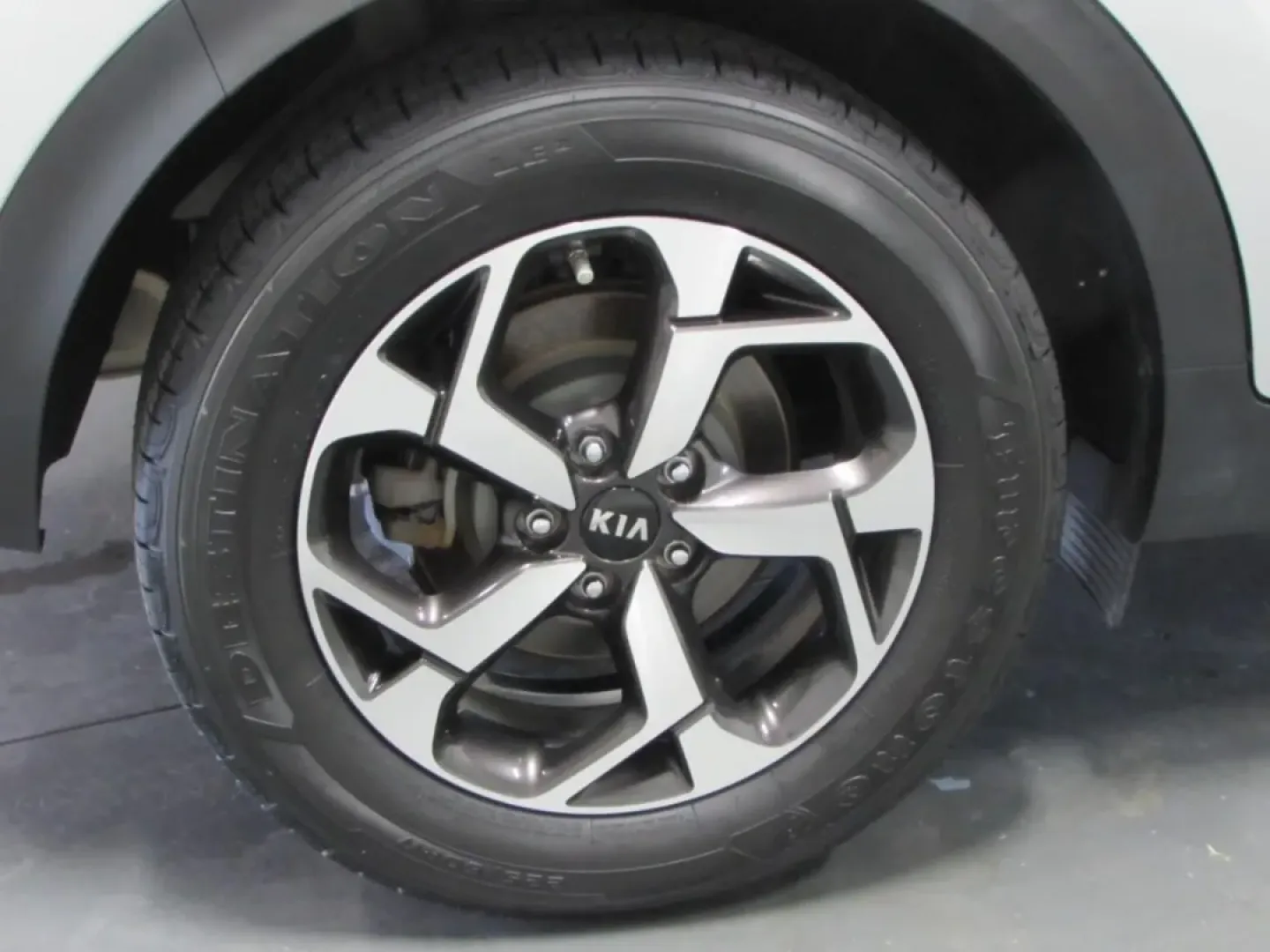 2022 /Black Kia Sportage LX (KNDPM3AC5N7) with an Other engine, Automatic transmission, located at 12830 Highway 21, De Soto, MO, 63020, (636) 337-7777, 38.153099, -90.573624 - Are you on the lookout for a capable and stylish crossover that can keep up with your busy lifestyle? Look no further than this 2022 Kia Sportage LX, now available at Pettus CDJR DeSoto in De Soto, MO. Whether you're navigating the daily commute or setting off on weekend adventures, this vehicle has - Photo#9