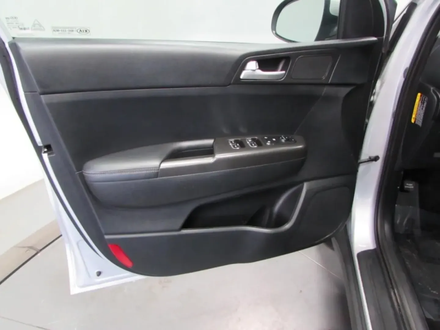 2022 /Black Kia Sportage LX (KNDPM3AC5N7) with an Other engine, Automatic transmission, located at 12830 Highway 21, De Soto, MO, 63020, (636) 337-7777, 38.153099, -90.573624 - Are you on the lookout for a capable and stylish crossover that can keep up with your busy lifestyle? Look no further than this 2022 Kia Sportage LX, now available at Pettus CDJR DeSoto in De Soto, MO. Whether you're navigating the daily commute or setting off on weekend adventures, this vehicle has - Photo#10