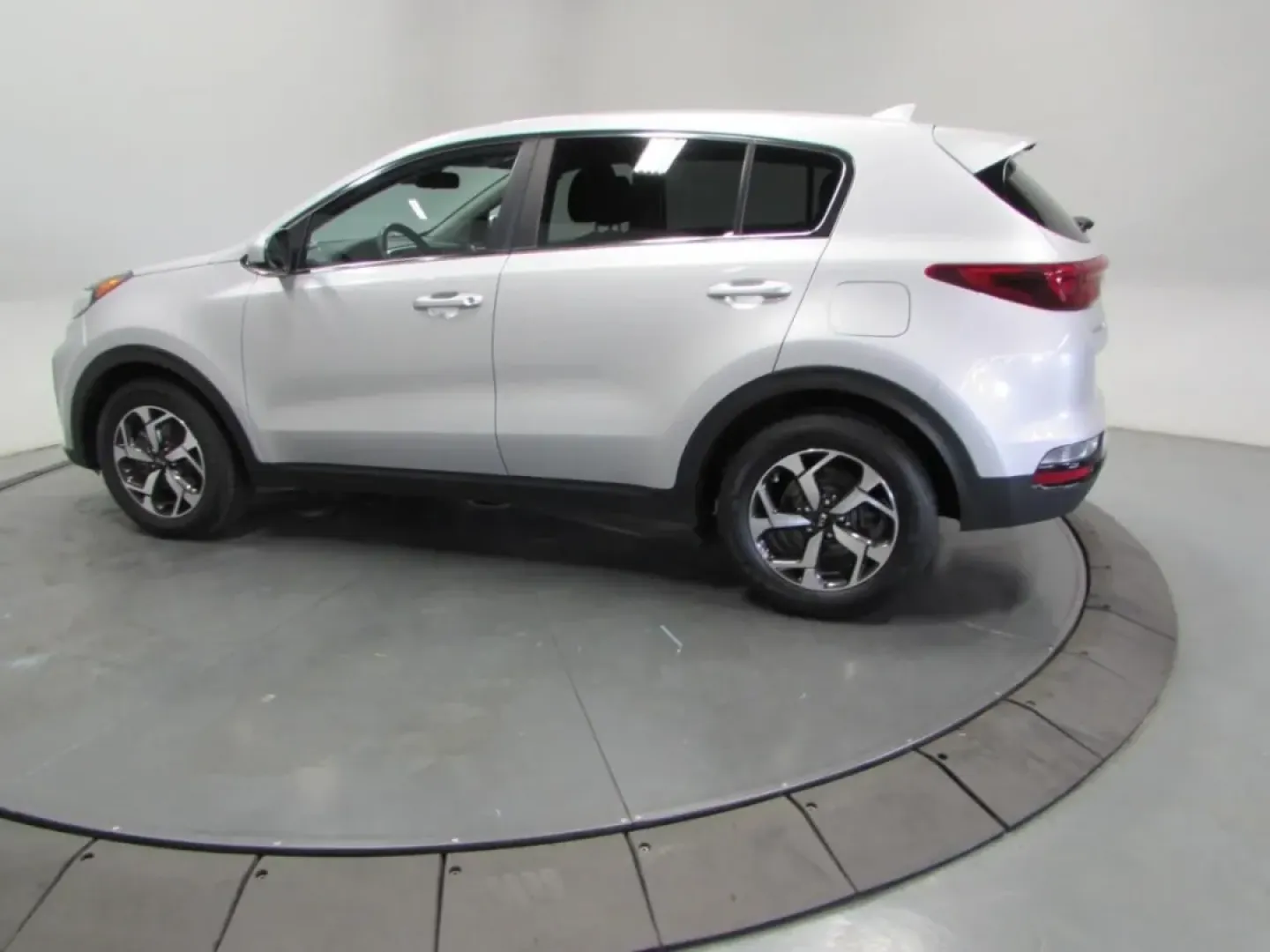 2022 /Black Kia Sportage LX (KNDPM3AC5N7) with an Other engine, Automatic transmission, located at 12830 Highway 21, De Soto, MO, 63020, (636) 337-7777, 38.153099, -90.573624 - Are you on the lookout for a capable and stylish crossover that can keep up with your busy lifestyle? Look no further than this 2022 Kia Sportage LX, now available at Pettus CDJR DeSoto in De Soto, MO. Whether you're navigating the daily commute or setting off on weekend adventures, this vehicle has - Photo#4