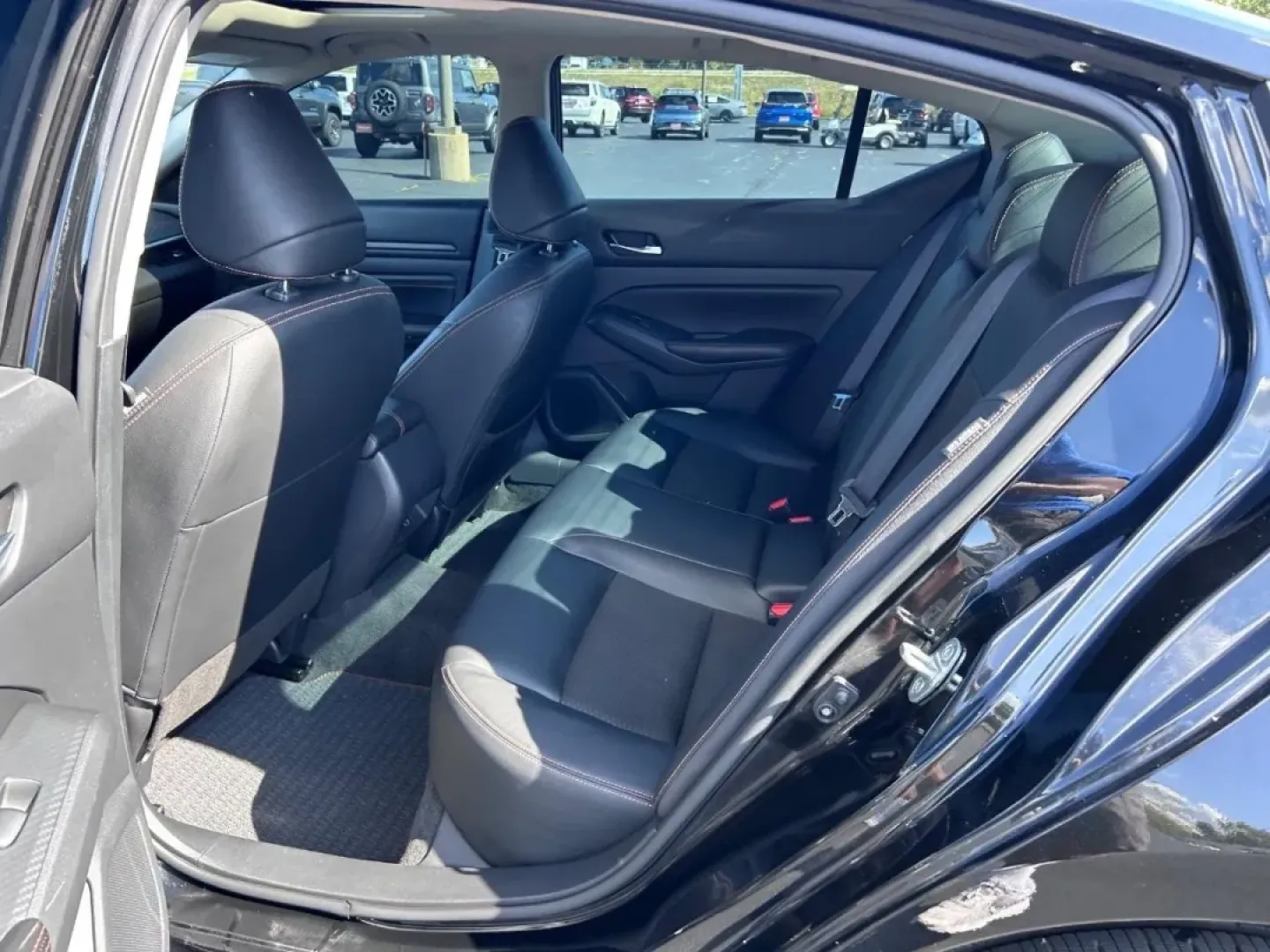 2022 /Sport Leather Trimmed Nissan Altima 2.5 SR (1N4BL4CW5NN) with an 2.5L DOHC 16-Valve 4-Cylinder engine, Automatic transmission, located at 970 Woodlawn Dr., Farmington, MO, 63640, (573) 431-7800, 37.825642, -90.468674 - If you're searching for a reliable and stylish sedan that fits seamlessly into your busy lifestyle, look no further than this 2022 Nissan Altima, available now at Pettus CDJR Farmington in Farmington, MO. This four-door beauty isn't just a car; it's a companion for your daily adventures, whether you - Photo#8