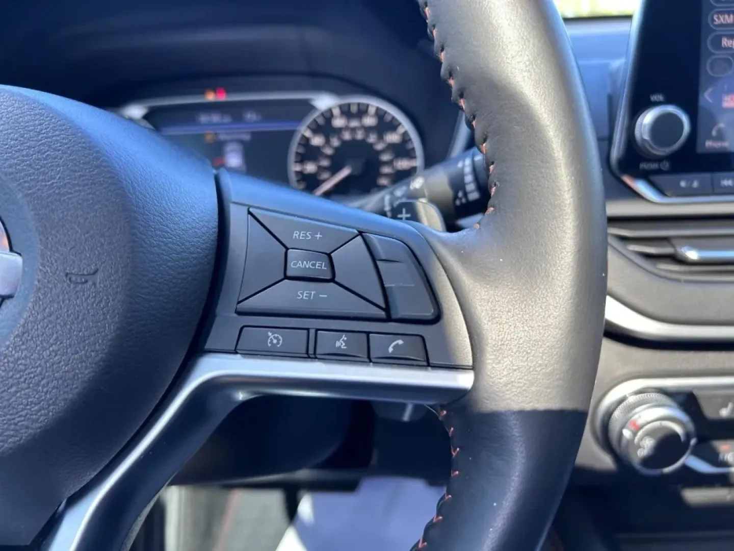 2022 /Sport Leather Trimmed Nissan Altima 2.5 SR (1N4BL4CW5NN) with an 2.5L DOHC 16-Valve 4-Cylinder engine, Automatic transmission, located at 970 Woodlawn Dr., Farmington, MO, 63640, (573) 431-7800, 37.825642, -90.468674 - If you're searching for a reliable and stylish sedan that fits seamlessly into your busy lifestyle, look no further than this 2022 Nissan Altima, available now at Pettus CDJR Farmington in Farmington, MO. This four-door beauty isn't just a car; it's a companion for your daily adventures, whether you - Photo#13