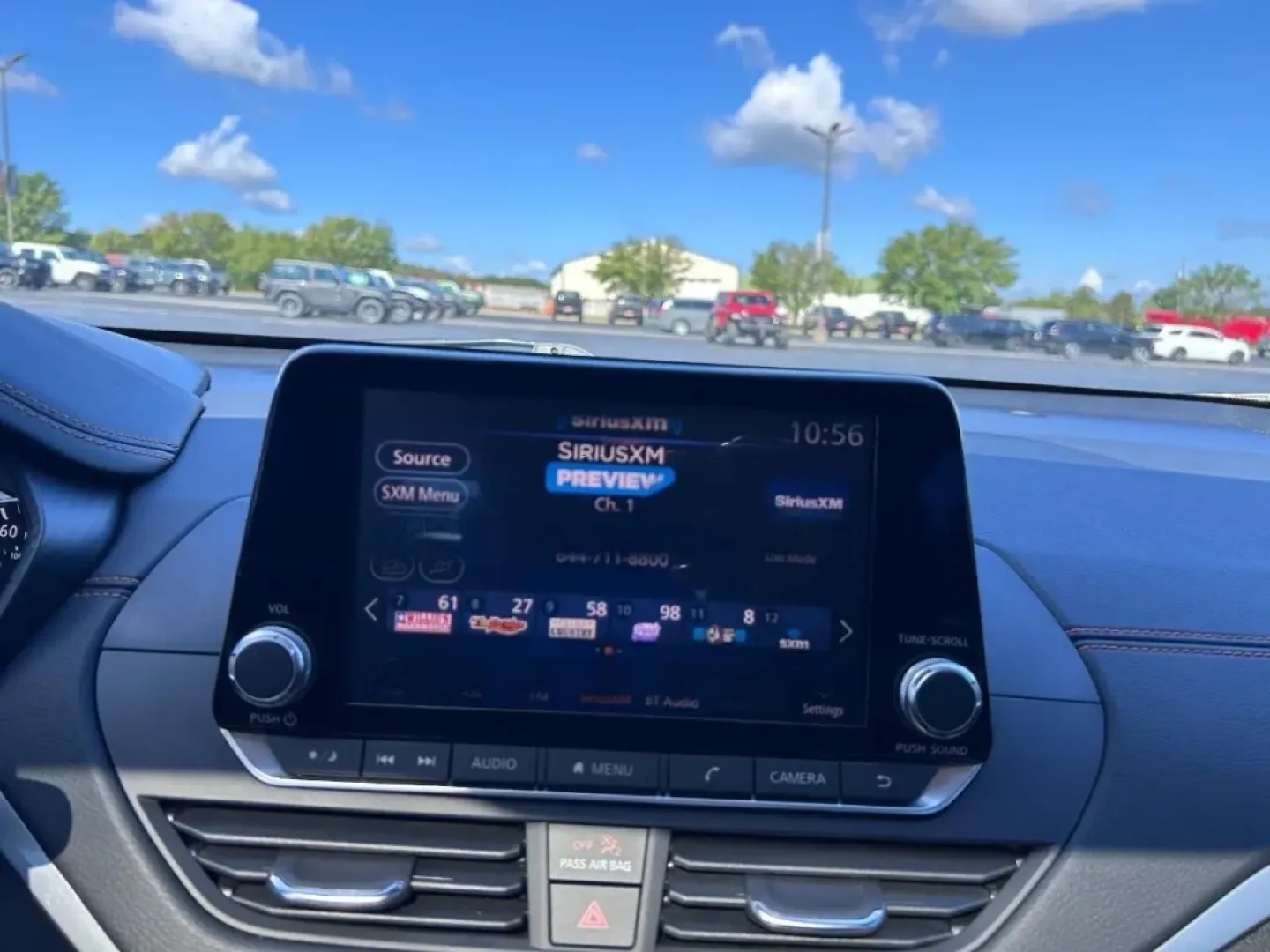 2022 /Sport Leather Trimmed Nissan Altima 2.5 SR (1N4BL4CW5NN) with an 2.5L DOHC 16-Valve 4-Cylinder engine, Automatic transmission, located at 970 Woodlawn Dr., Farmington, MO, 63640, (573) 431-7800, 37.825642, -90.468674 - If you're searching for a reliable and stylish sedan that fits seamlessly into your busy lifestyle, look no further than this 2022 Nissan Altima, available now at Pettus CDJR Farmington in Farmington, MO. This four-door beauty isn't just a car; it's a companion for your daily adventures, whether you - Photo#14