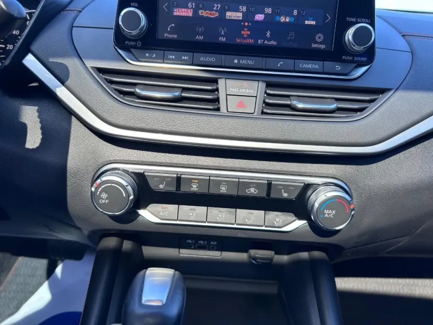 2022 /Sport Leather Trimmed Nissan Altima 2.5 SR (1N4BL4CW5NN) with an 2.5L DOHC 16-Valve 4-Cylinder engine, Automatic transmission, located at 970 Woodlawn Dr., Farmington, MO, 63640, (573) 431-7800, 37.825642, -90.468674 - If you're searching for a reliable and stylish sedan that fits seamlessly into your busy lifestyle, look no further than this 2022 Nissan Altima, available now at Pettus CDJR Farmington in Farmington, MO. This four-door beauty isn't just a car; it's a companion for your daily adventures, whether you - Photo#15