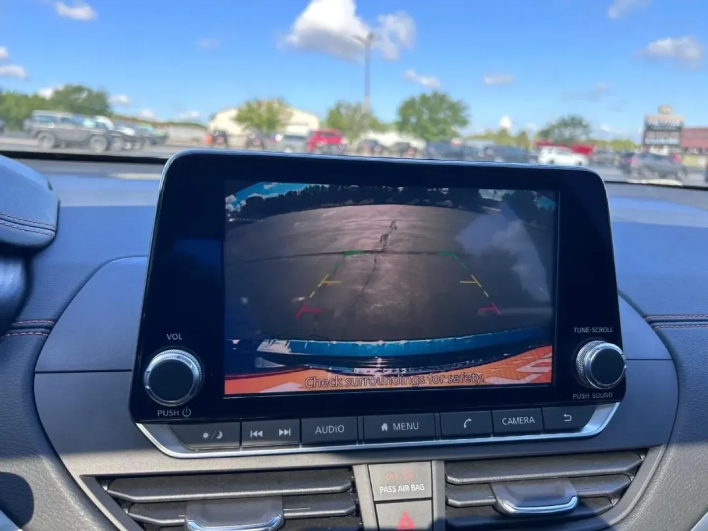 2022 /Sport Leather Trimmed Nissan Altima 2.5 SR (1N4BL4CW5NN) with an 2.5L DOHC 16-Valve 4-Cylinder engine, Automatic transmission, located at 970 Woodlawn Dr., Farmington, MO, 63640, (573) 431-7800, 37.825642, -90.468674 - If you're searching for a reliable and stylish sedan that fits seamlessly into your busy lifestyle, look no further than this 2022 Nissan Altima, available now at Pettus CDJR Farmington in Farmington, MO. This four-door beauty isn't just a car; it's a companion for your daily adventures, whether you - Photo#21