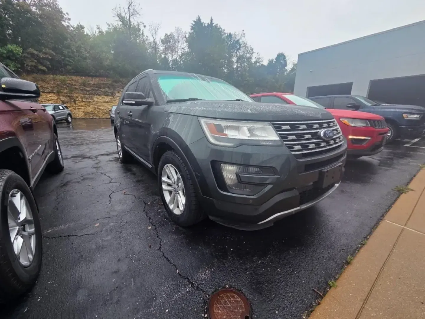 2016 /Black Ford Explorer XLT (1FM5K7DH3GG) with an Other engine, located at 12830 Highway 21, De Soto, MO, 63020, (636) 337-7777, 38.153099, -90.573624 - Are you ready to elevate your family adventures or weekend getaways? Look no further than this exceptional 2016 Ford Explorer XLT, available now at Pettus CDJR DeSoto. This spacious SUV is perfect for growing families, adventurers, and anyone who values comfort and versatility on the road. With ampl - Photo#0