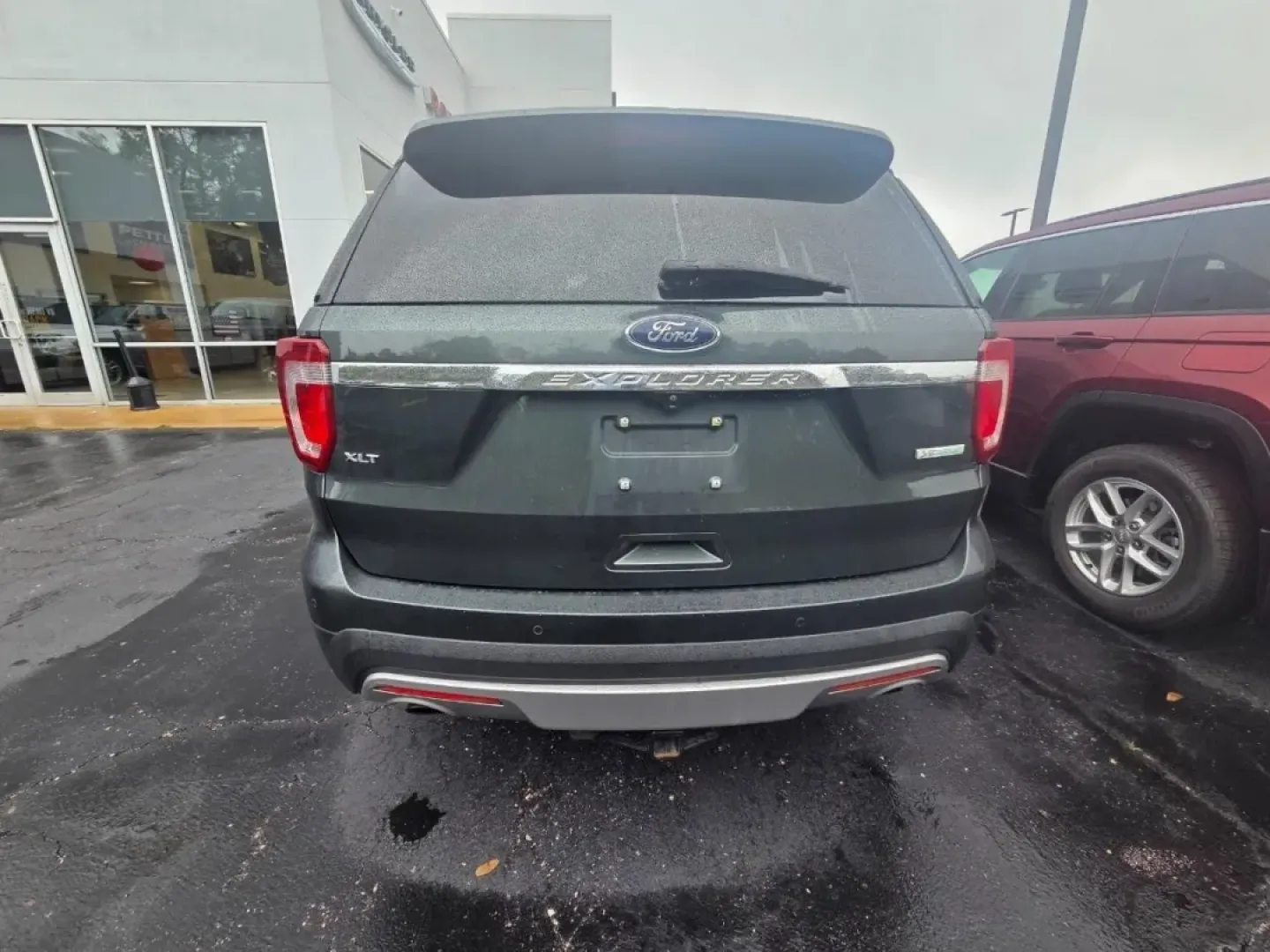 2016 /Black Ford Explorer XLT (1FM5K7DH3GG) with an Other engine, located at 12830 Highway 21, De Soto, MO, 63020, (636) 337-7777, 38.153099, -90.573624 - Are you ready to elevate your family adventures or weekend getaways? Look no further than this exceptional 2016 Ford Explorer XLT, available now at Pettus CDJR DeSoto. This spacious SUV is perfect for growing families, adventurers, and anyone who values comfort and versatility on the road. With ampl - Photo#3