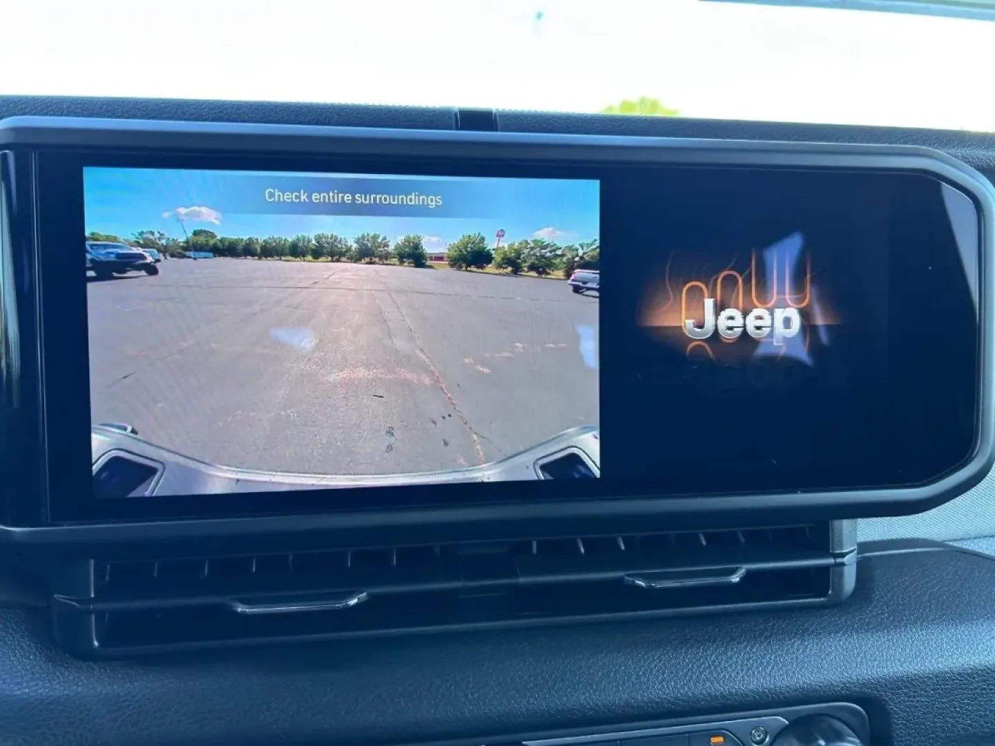 2025 /Black Cloth Jeep Gladiator Sport (1C6PJTAG5SL) with an 3.6L V6 24V VVT UPG I engine, Automatic transmission, located at 970 Woodlawn Dr., Farmington, MO, 63640, (573) 431-7800, 37.825642, -90.468674 - Are you ready for your next adventure? If you're seeking a vehicle that combines rugged capability with everyday practicality, look no further than the 2025 Jeep Gladiator available at Pettus CDJR Farmington. This exceptional truck is engineered to provide the ultimate driving experience, whether yo - Photo#20
