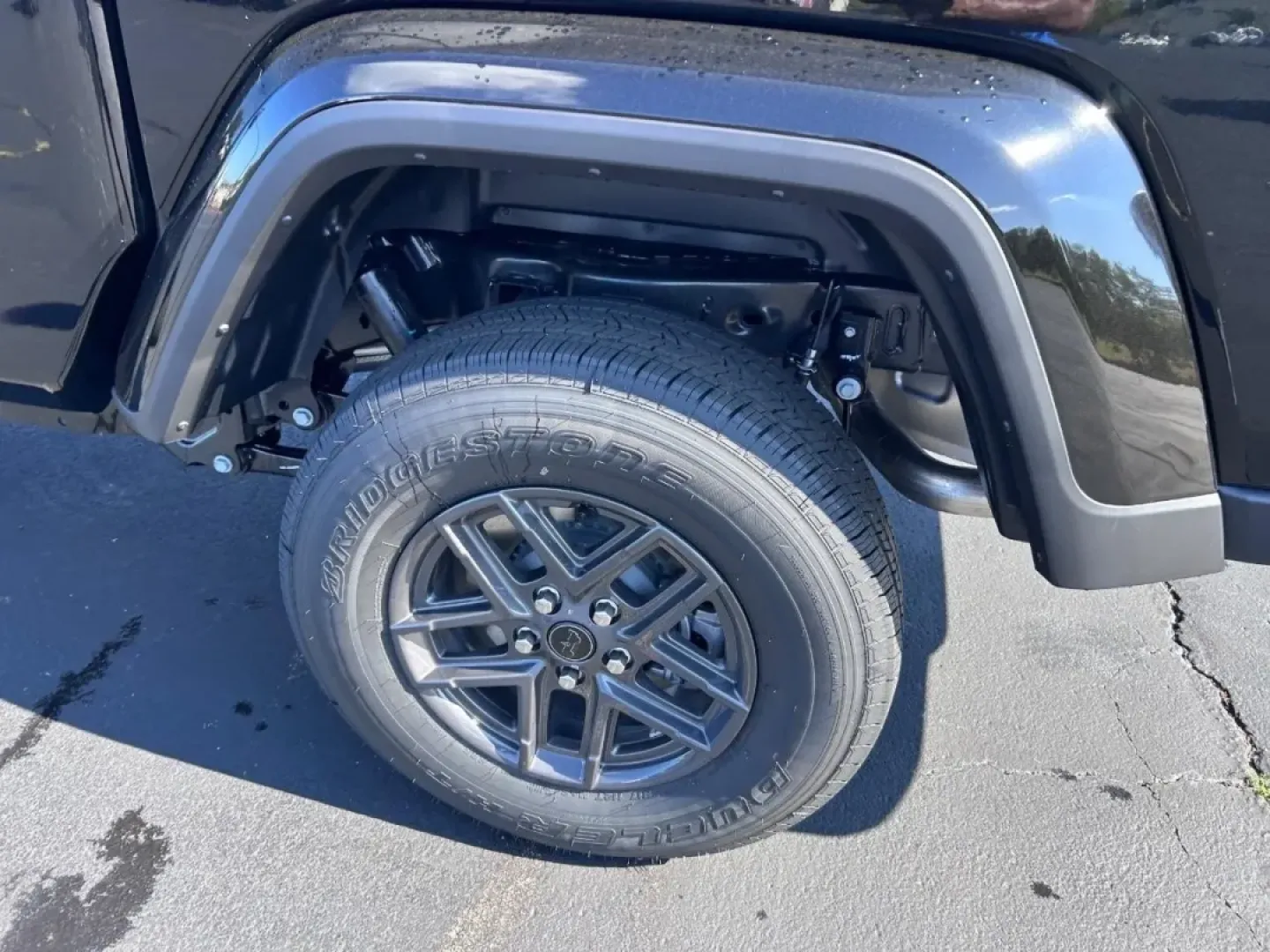 2025 /Black Cloth Jeep Gladiator Sport (1C6PJTAG5SL) with an 3.6L V6 24V VVT UPG I engine, Automatic transmission, located at 970 Woodlawn Dr., Farmington, MO, 63640, (573) 431-7800, 37.825642, -90.468674 - Are you ready for your next adventure? If you're seeking a vehicle that combines rugged capability with everyday practicality, look no further than the 2025 Jeep Gladiator available at Pettus CDJR Farmington. This exceptional truck is engineered to provide the ultimate driving experience, whether yo - Photo#5