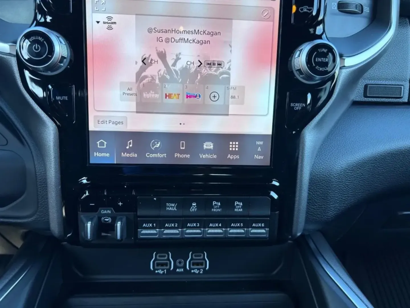 2026 /Diesel Gray/Black Cloth Ram 2500 Big Horn (3C6UR5DJXTG) with an 6.4L V8 HEMI HD engine, located at 970 Woodlawn Dr., Farmington, MO, 63640, (573) 431-7800, 37.825642, -90.468674 - When it comes to tackling tough jobs and embracing outdoor adventures, nothing beats the rugged reliability of a truck. Meet the 2026 Ram 2500 Big Horn, an incredible pre-owned vehicle that not only meets your daily demands but also enhances your lifestyle, whether you're hauling equipment for work - Photo#14