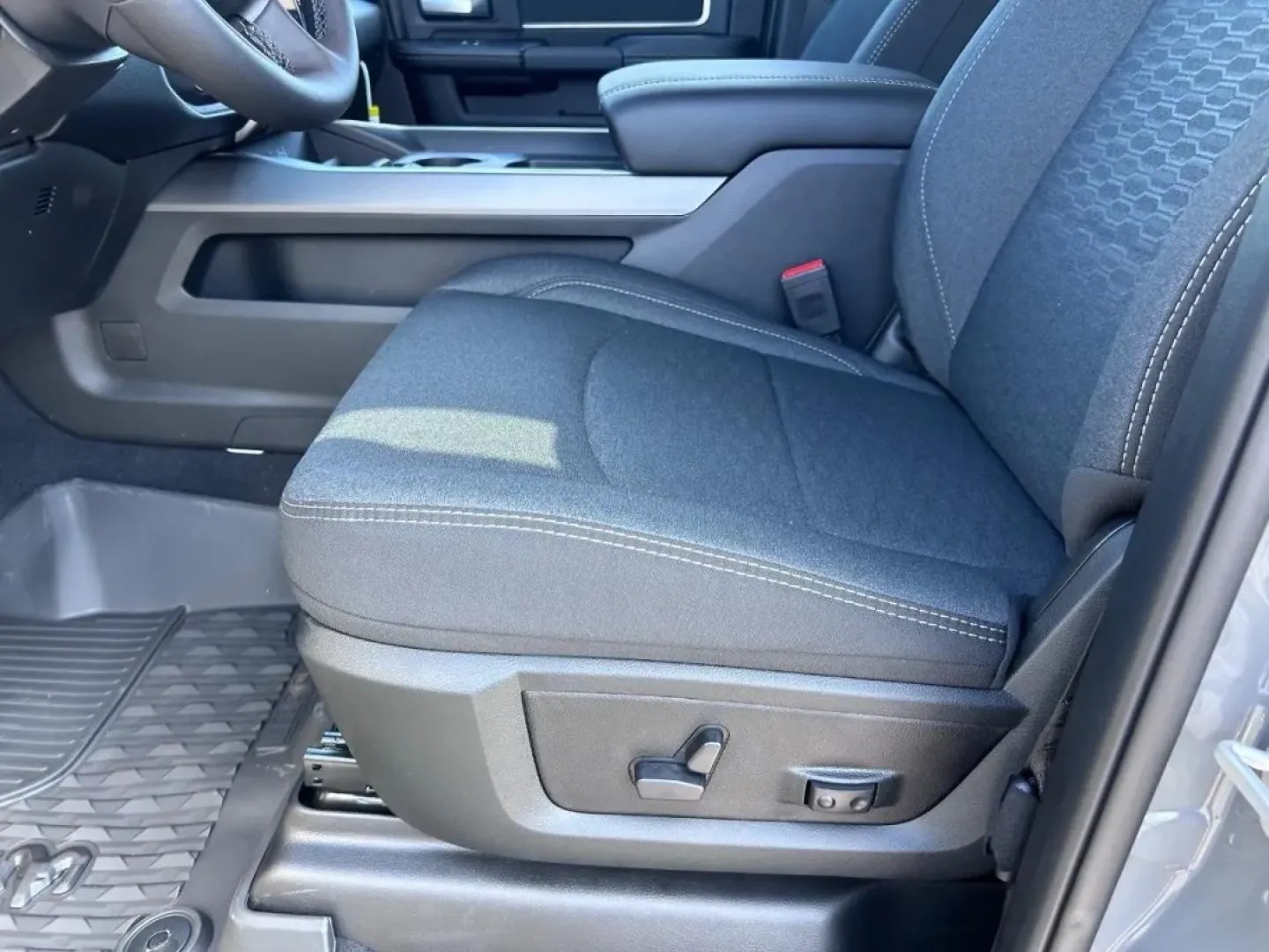 2026 /Diesel Gray/Black Cloth Ram 2500 Big Horn (3C6UR5DJXTG) with an 6.4L V8 HEMI HD engine, located at 970 Woodlawn Dr., Farmington, MO, 63640, (573) 431-7800, 37.825642, -90.468674 - When it comes to tackling tough jobs and embracing outdoor adventures, nothing beats the rugged reliability of a truck. Meet the 2026 Ram 2500 Big Horn, an incredible pre-owned vehicle that not only meets your daily demands but also enhances your lifestyle, whether you're hauling equipment for work - Photo#17