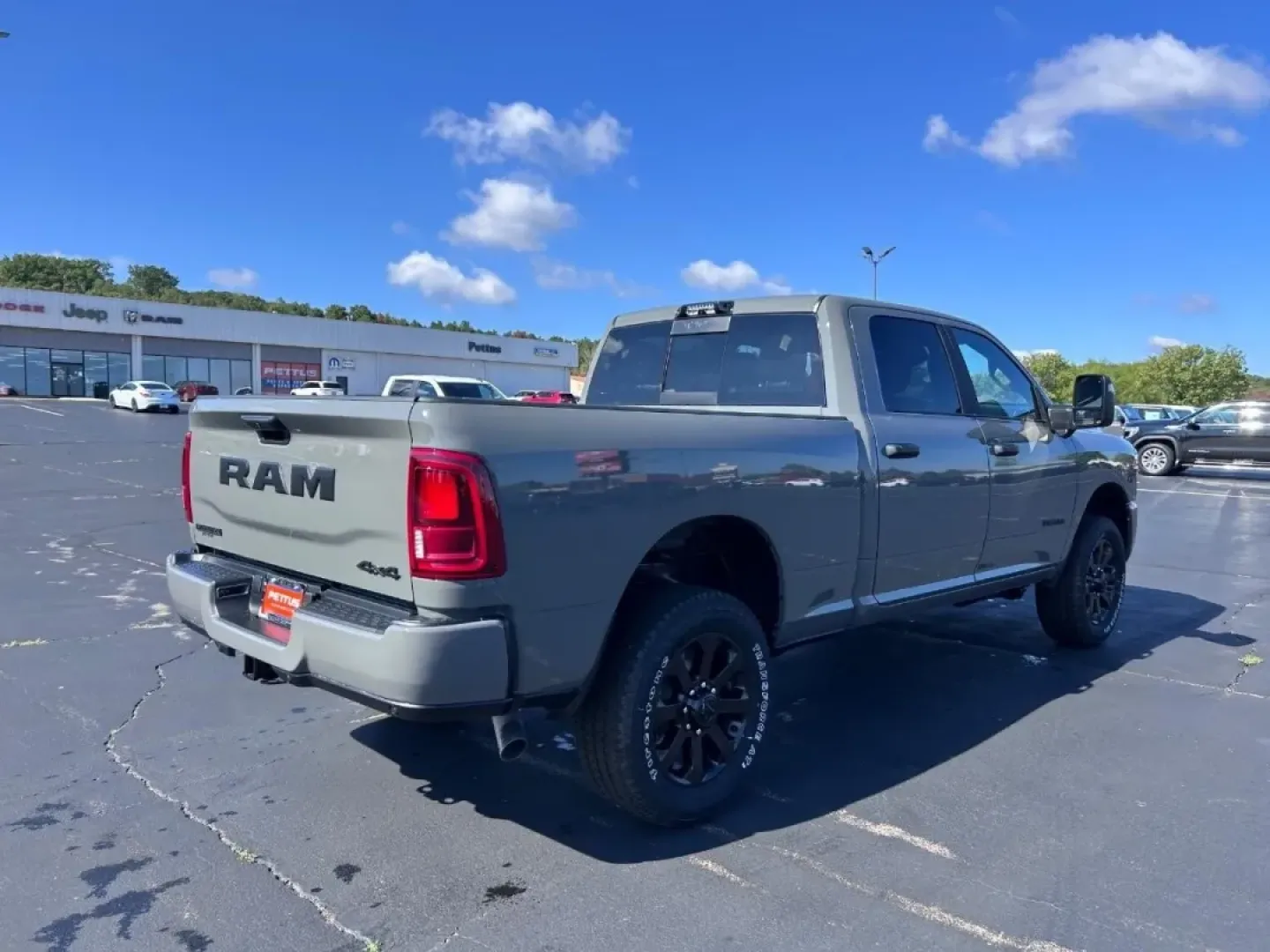 2026 /Diesel Gray/Black Cloth Ram 2500 Big Horn (3C6UR5DJXTG) with an 6.4L V8 HEMI HD engine, located at 970 Woodlawn Dr., Farmington, MO, 63640, (573) 431-7800, 37.825642, -90.468674 - When it comes to tackling tough jobs and embracing outdoor adventures, nothing beats the rugged reliability of a truck. Meet the 2026 Ram 2500 Big Horn, an incredible pre-owned vehicle that not only meets your daily demands but also enhances your lifestyle, whether you're hauling equipment for work - Photo#2