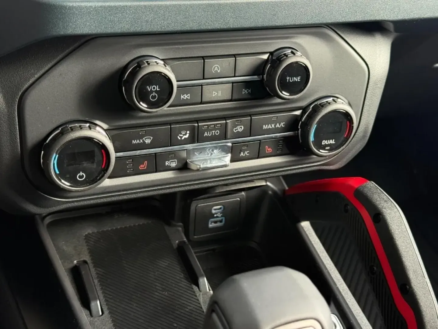 2025 /Navy Pier Cloth Ford Bronco Heritage Edition (1FMEE4DP0SL) with an 2.7L V6 engine, Automatic transmission, located at 141 Commercial Dr, Fredericktown, MO, 63645, (573) 783-6432, 37.570087, -90.320648 - ### Experience Adventure with the 2025 Ford Bronco Heritage Edition at Pettus Ford Fredericktown<br /> <br /> Are you ready to elevate your outdoor adventures? Look no further than this stunning 2025 Ford Bronco Heritage Edition, a vehicle designed for those who crave excitement and exploration. Per - Photo#12