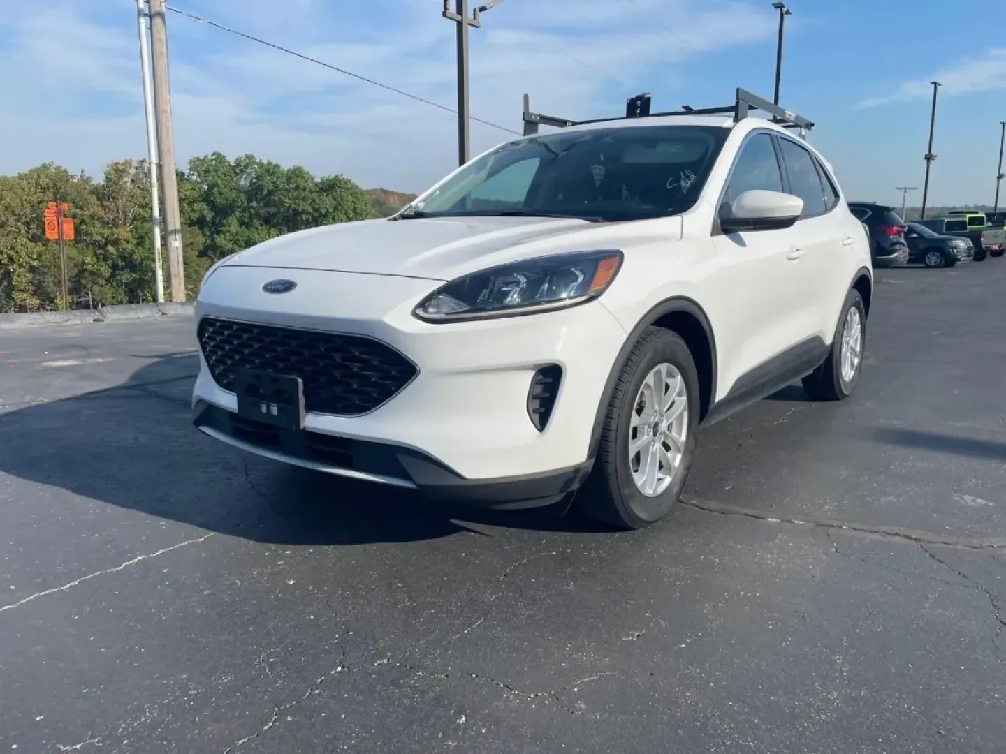 2020 /Dark Earth Gray Ford Escape SE (1FMCU0G67LU) with an Other engine, located at 12836 Highway 21, De Soto, MO, 63020, (636) 337-7777, 38.151867, -90.575615 - Are you ready to elevate your lifestyle with a vehicle that combines versatility, comfort, and efficiency? Look no further than this stunning 2020 Ford Escape SE, an ideal companion for growing families, outdoor enthusiasts, and daily commuters alike. Whether you're shuttling the kids to school, emb - Photo#0