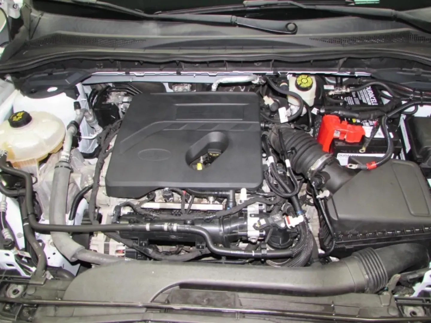 2020 /Dark Earth Gray Ford Escape SE (1FMCU0G67LU) with an Other engine, Automatic transmission, located at 12836 Highway 21, De Soto, MO, 63020, (636) 337-7777, 38.151867, -90.575615 - Are you ready to elevate your lifestyle with a vehicle that combines versatility, comfort, and efficiency? Look no further than this stunning 2020 Ford Escape SE, an ideal companion for growing families, outdoor enthusiasts, and daily commuters alike. Whether you're shuttling the kids to school, emb - Photo#8