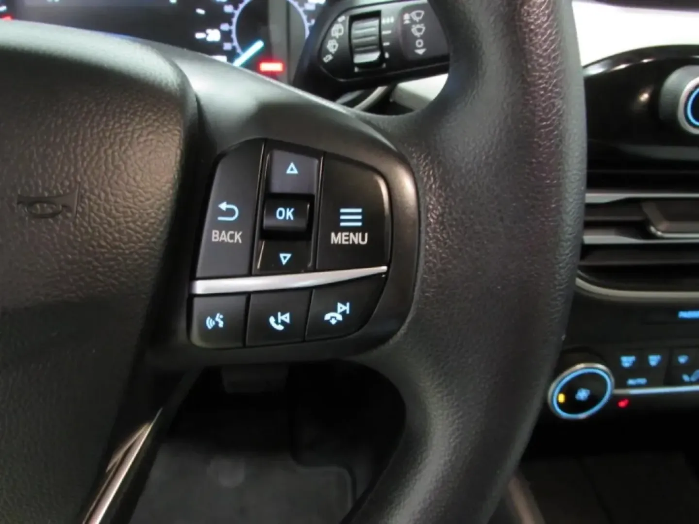 2020 /Dark Earth Gray Ford Escape SE (1FMCU0G67LU) with an Other engine, Automatic transmission, located at 12836 Highway 21, De Soto, MO, 63020, (636) 337-7777, 38.151867, -90.575615 - Are you ready to elevate your lifestyle with a vehicle that combines versatility, comfort, and efficiency? Look no further than this stunning 2020 Ford Escape SE, an ideal companion for growing families, outdoor enthusiasts, and daily commuters alike. Whether you're shuttling the kids to school, emb - Photo#19