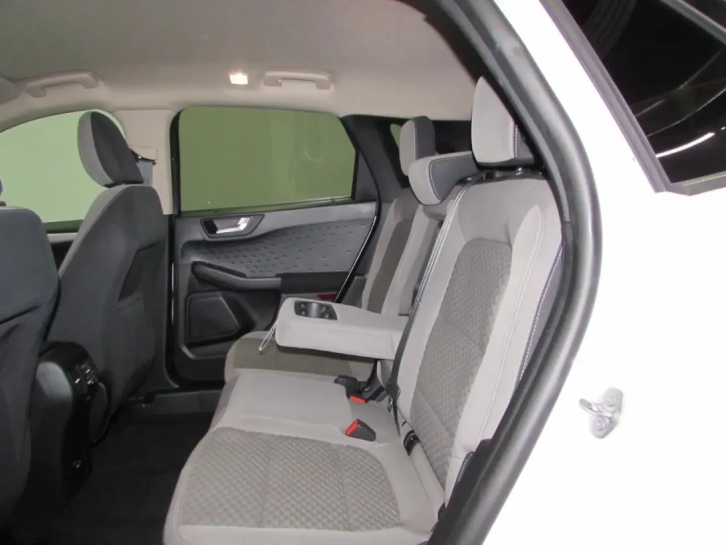 2020 /Dark Earth Gray Ford Escape SE (1FMCU0G67LU) with an Other engine, Automatic transmission, located at 12836 Highway 21, De Soto, MO, 63020, (636) 337-7777, 38.151867, -90.575615 - Are you ready to elevate your lifestyle with a vehicle that combines versatility, comfort, and efficiency? Look no further than this stunning 2020 Ford Escape SE, an ideal companion for growing families, outdoor enthusiasts, and daily commuters alike. Whether you're shuttling the kids to school, emb - Photo#27