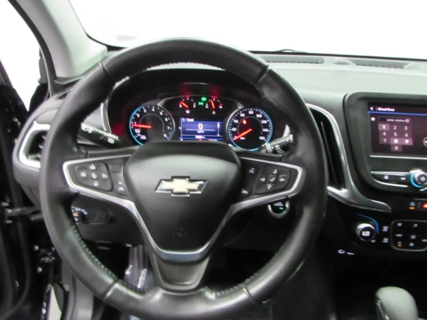 2022 /Jet Black Chevrolet Equinox LT (3GNAXKEV9NL) with an Other engine, Automatic transmission, located at 12836 Highway 21, De Soto, MO, 63020, (636) 337-7777, 38.151867, -90.575615 - **Adventure Awaits with the 2022 Chevrolet Equinox LT at Pettus Ford De Soto!**<br /> <br /> Are you ready to elevate your daily commute or weekend getaways? The 2022 Chevrolet Equinox LT is the perfect companion for families, adventure seekers, or anyone in need of a reliable, spacious SUV. With it - Photo#13