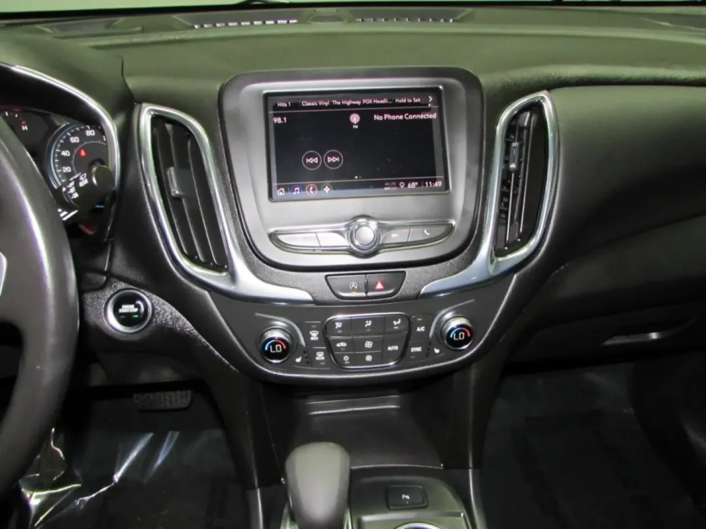 2022 /Jet Black Chevrolet Equinox LT (3GNAXKEV9NL) with an Other engine, Automatic transmission, located at 12836 Highway 21, De Soto, MO, 63020, (636) 337-7777, 38.151867, -90.575615 - **Adventure Awaits with the 2022 Chevrolet Equinox LT at Pettus Ford De Soto!**<br /> <br /> Are you ready to elevate your daily commute or weekend getaways? The 2022 Chevrolet Equinox LT is the perfect companion for families, adventure seekers, or anyone in need of a reliable, spacious SUV. With it - Photo#18
