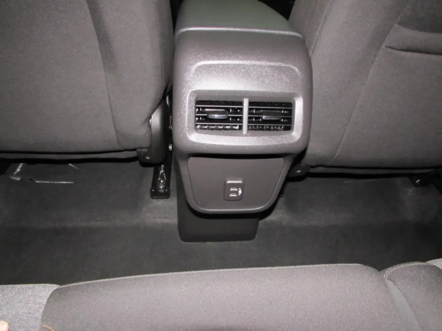 2022 /Jet Black Chevrolet Equinox LT (3GNAXKEV9NL) with an Other engine, Automatic transmission, located at 12836 Highway 21, De Soto, MO, 63020, (636) 337-7777, 38.151867, -90.575615 - **Adventure Awaits with the 2022 Chevrolet Equinox LT at Pettus Ford De Soto!**<br /> <br /> Are you ready to elevate your daily commute or weekend getaways? The 2022 Chevrolet Equinox LT is the perfect companion for families, adventure seekers, or anyone in need of a reliable, spacious SUV. With it - Photo#23