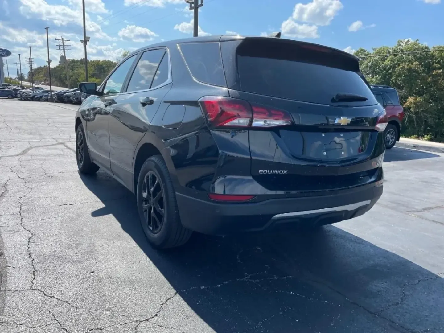 2022 /Jet Black Chevrolet Equinox LT (3GNAXKEV9NL) with an Other engine, Automatic transmission, located at 12836 Highway 21, De Soto, MO, 63020, (636) 337-7777, 38.151867, -90.575615 - **Adventure Awaits with the 2022 Chevrolet Equinox LT at Pettus Ford De Soto!**<br /> <br /> Are you ready to elevate your daily commute or weekend getaways? The 2022 Chevrolet Equinox LT is the perfect companion for families, adventure seekers, or anyone in need of a reliable, spacious SUV. With it - Photo#2