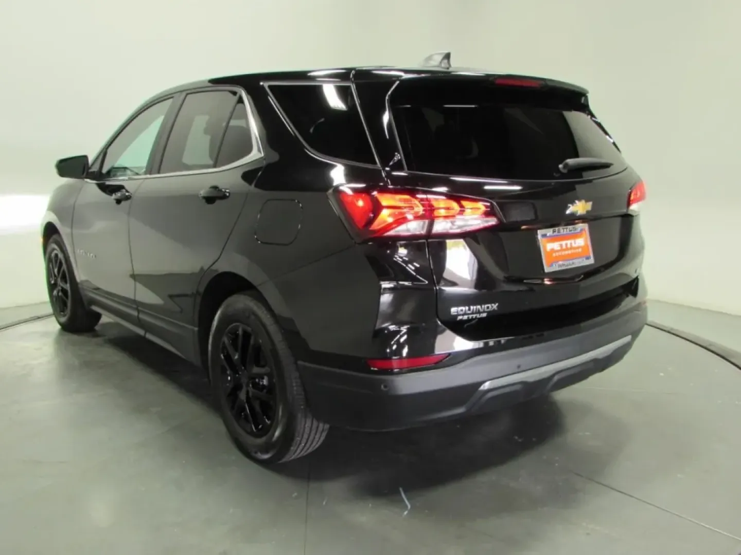 2022 /Jet Black Chevrolet Equinox LT (3GNAXKEV9NL) with an Other engine, Automatic transmission, located at 12836 Highway 21, De Soto, MO, 63020, (636) 337-7777, 38.151867, -90.575615 - **Adventure Awaits with the 2022 Chevrolet Equinox LT at Pettus Ford De Soto!**<br /> <br /> Are you ready to elevate your daily commute or weekend getaways? The 2022 Chevrolet Equinox LT is the perfect companion for families, adventure seekers, or anyone in need of a reliable, spacious SUV. With it - Photo#5