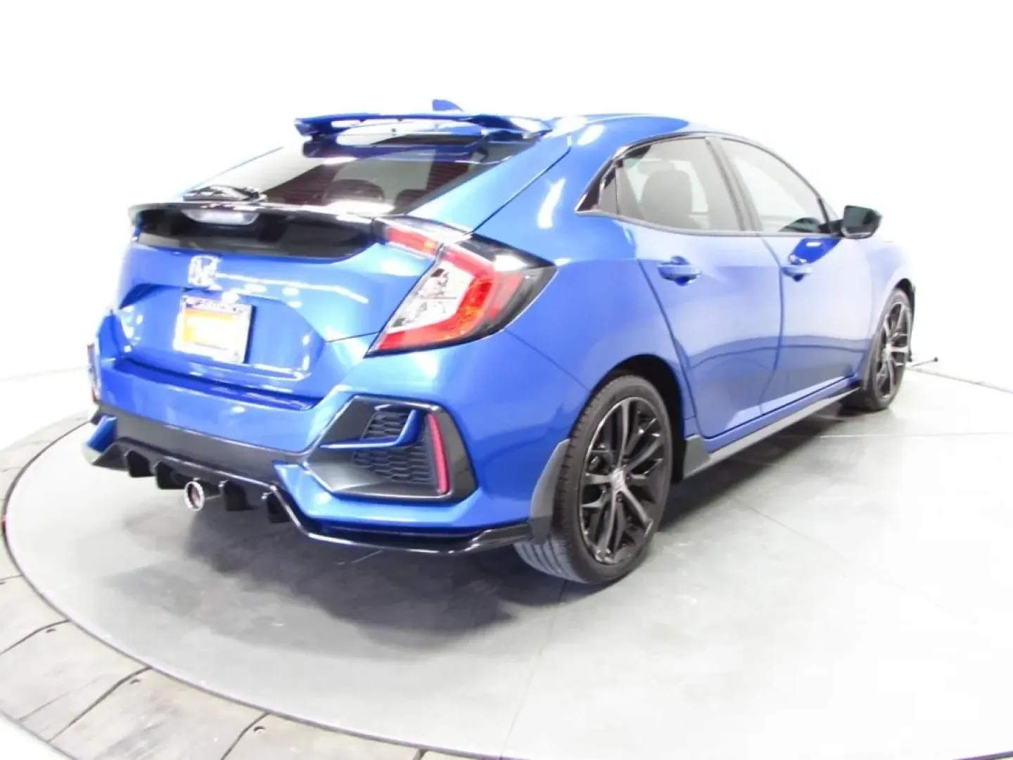 2020 Honda Civic Sport (SHHFK7H42LU) with an Other engine, Automatic transmission, located at 12836 Highway 21, De Soto, MO, 63020, (636) 337-7777, 38.151867, -90.575615 - Looking for a vehicle that effortlessly blends style, efficiency, and practicality? Look no further than this stunning 2020 Honda Civic Hatchback, available now at Pettus Ford De Soto. Whether you're commuting to work, running errands around the beautiful neighborhoods of De Soto, or planning a week - Photo#7