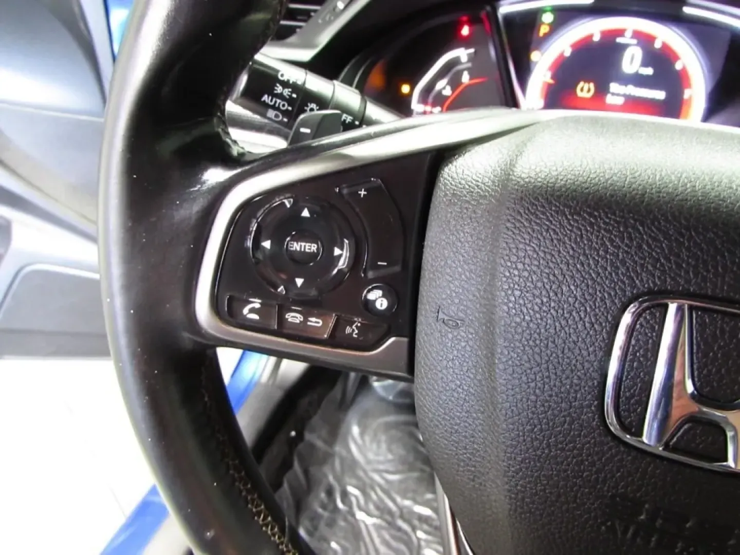 2020 Honda Civic Sport (SHHFK7H42LU) with an Other engine, Automatic transmission, located at 12836 Highway 21, De Soto, MO, 63020, (636) 337-7777, 38.151867, -90.575615 - Looking for a vehicle that effortlessly blends style, efficiency, and practicality? Look no further than this stunning 2020 Honda Civic Hatchback, available now at Pettus Ford De Soto. Whether you're commuting to work, running errands around the beautiful neighborhoods of De Soto, or planning a week - Photo#16