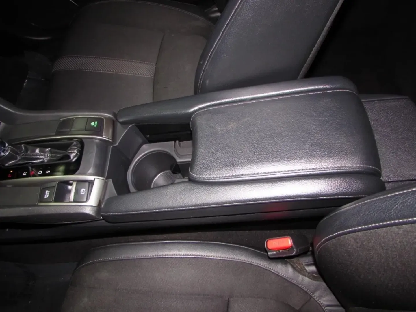 2020 Honda Civic Sport (SHHFK7H42LU) with an Other engine, Automatic transmission, located at 12836 Highway 21, De Soto, MO, 63020, (636) 337-7777, 38.151867, -90.575615 - Looking for a vehicle that effortlessly blends style, efficiency, and practicality? Look no further than this stunning 2020 Honda Civic Hatchback, available now at Pettus Ford De Soto. Whether you're commuting to work, running errands around the beautiful neighborhoods of De Soto, or planning a week - Photo#23