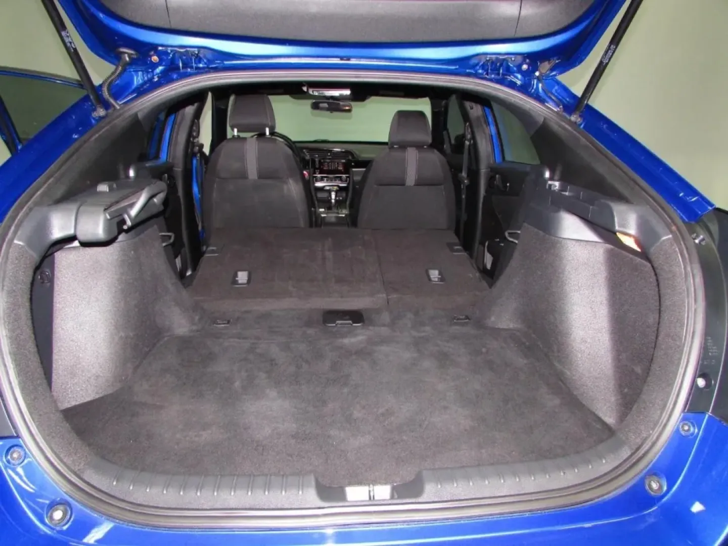 2020 Honda Civic Sport (SHHFK7H42LU) with an Other engine, Automatic transmission, located at 12836 Highway 21, De Soto, MO, 63020, (636) 337-7777, 38.151867, -90.575615 - Looking for a vehicle that effortlessly blends style, efficiency, and practicality? Look no further than this stunning 2020 Honda Civic Hatchback, available now at Pettus Ford De Soto. Whether you're commuting to work, running errands around the beautiful neighborhoods of De Soto, or planning a week - Photo#29