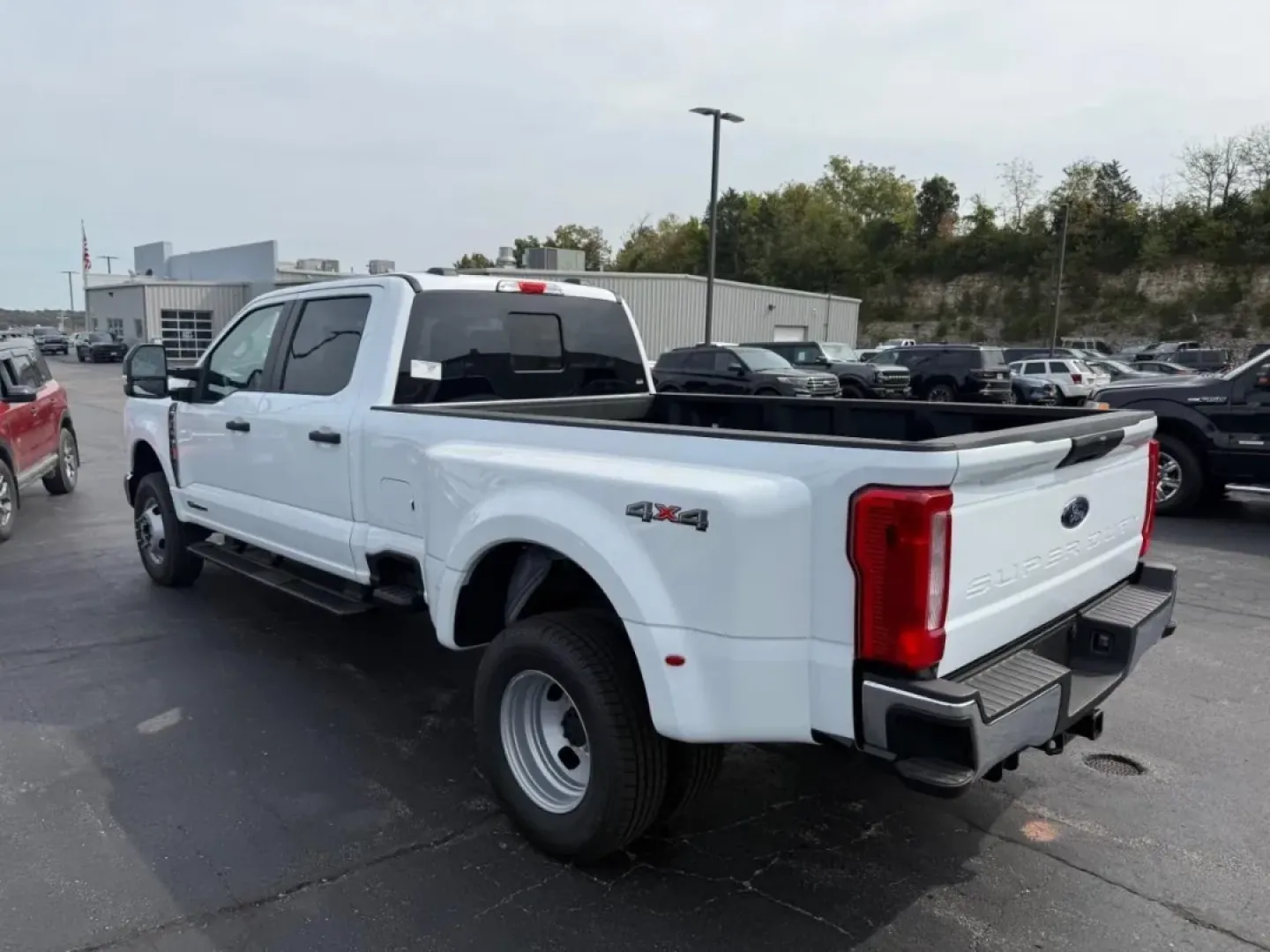 2026 /Medium Dark Slate Ford F-350SD XL DRW (1FT8W3DT9TE) with an 6.7L engine, located at 12836 Highway 21, De Soto, MO, 63020, (636) 337-7777, 38.151867, -90.575615 - Are you ready to elevate your adventures on and off the road? The 2026 Ford Super Duty F-350 DRW is the perfect truck for those who crave power, reliability, and versatility. Whether you're hauling heavy loads for work, tackling tough terrains, or embarking on weekend getaways with the family, this - Photo#2