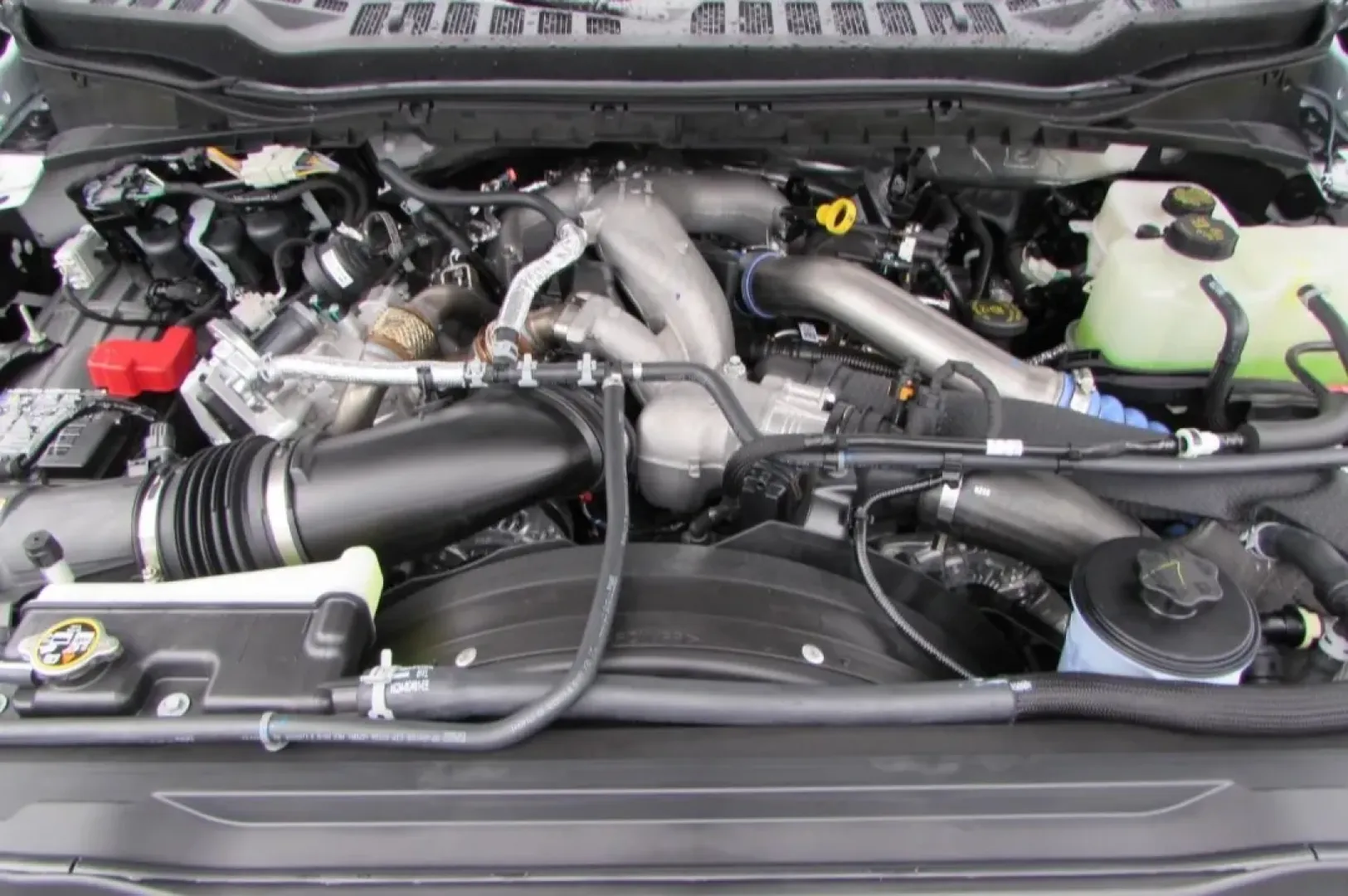 2026 /Medium Dark Slate Ford F-350SD XL DRW (1FT8W3DT9TE) with an 6.7L engine, located at 12836 Highway 21, De Soto, MO, 63020, (636) 337-7777, 38.151867, -90.575615 - Are you ready to elevate your adventures on and off the road? The 2026 Ford Super Duty F-350 DRW is the perfect truck for those who crave power, reliability, and versatility. Whether you're hauling heavy loads for work, tackling tough terrains, or embarking on weekend getaways with the family, this - Photo#33