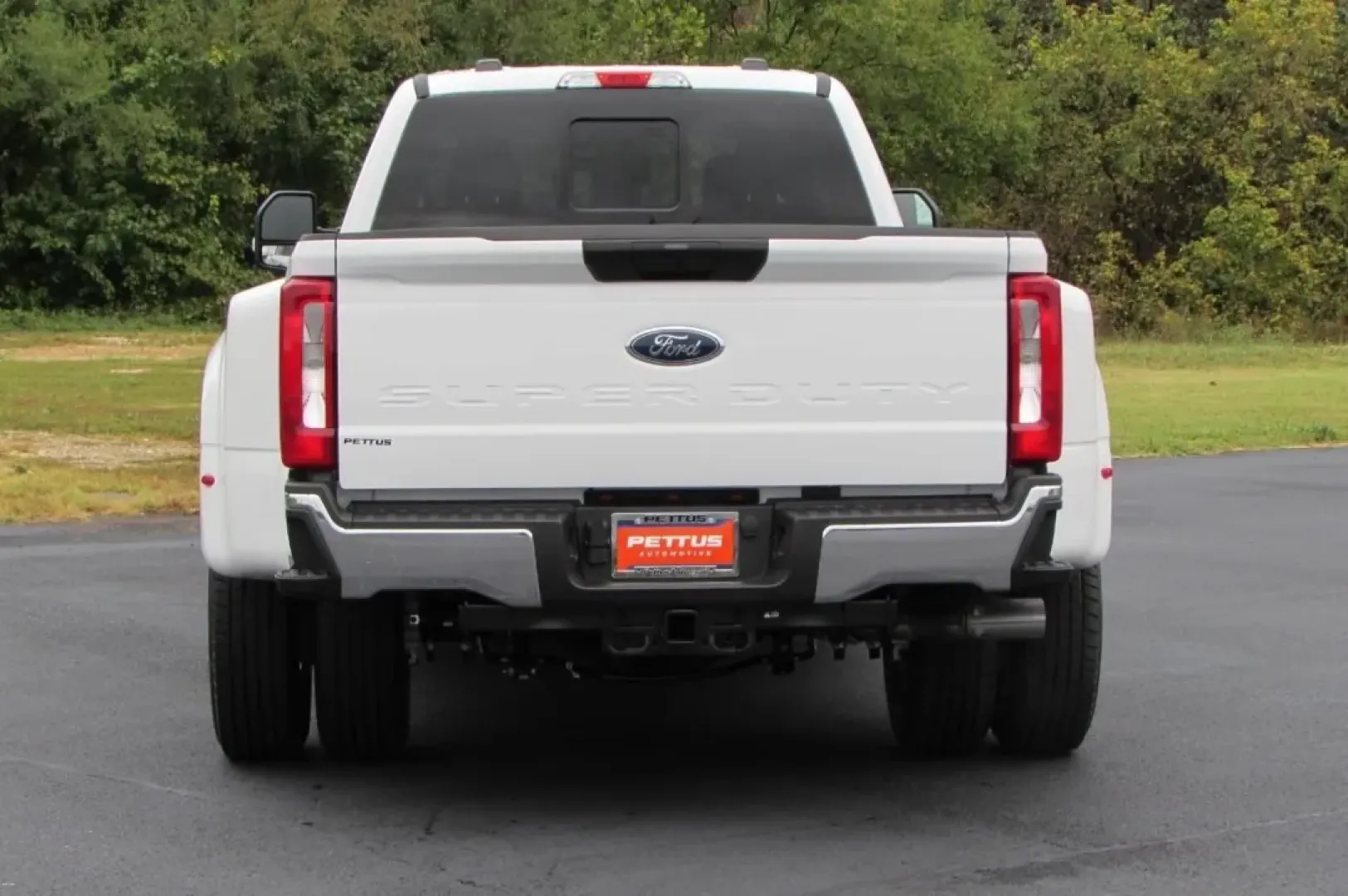 2026 /Medium Dark Slate Ford F-350SD XL DRW (1FT8W3DT9TE) with an 6.7L engine, located at 12836 Highway 21, De Soto, MO, 63020, (636) 337-7777, 38.151867, -90.575615 - Are you ready to elevate your adventures on and off the road? The 2026 Ford Super Duty F-350 DRW is the perfect truck for those who crave power, reliability, and versatility. Whether you're hauling heavy loads for work, tackling tough terrains, or embarking on weekend getaways with the family, this - Photo#7