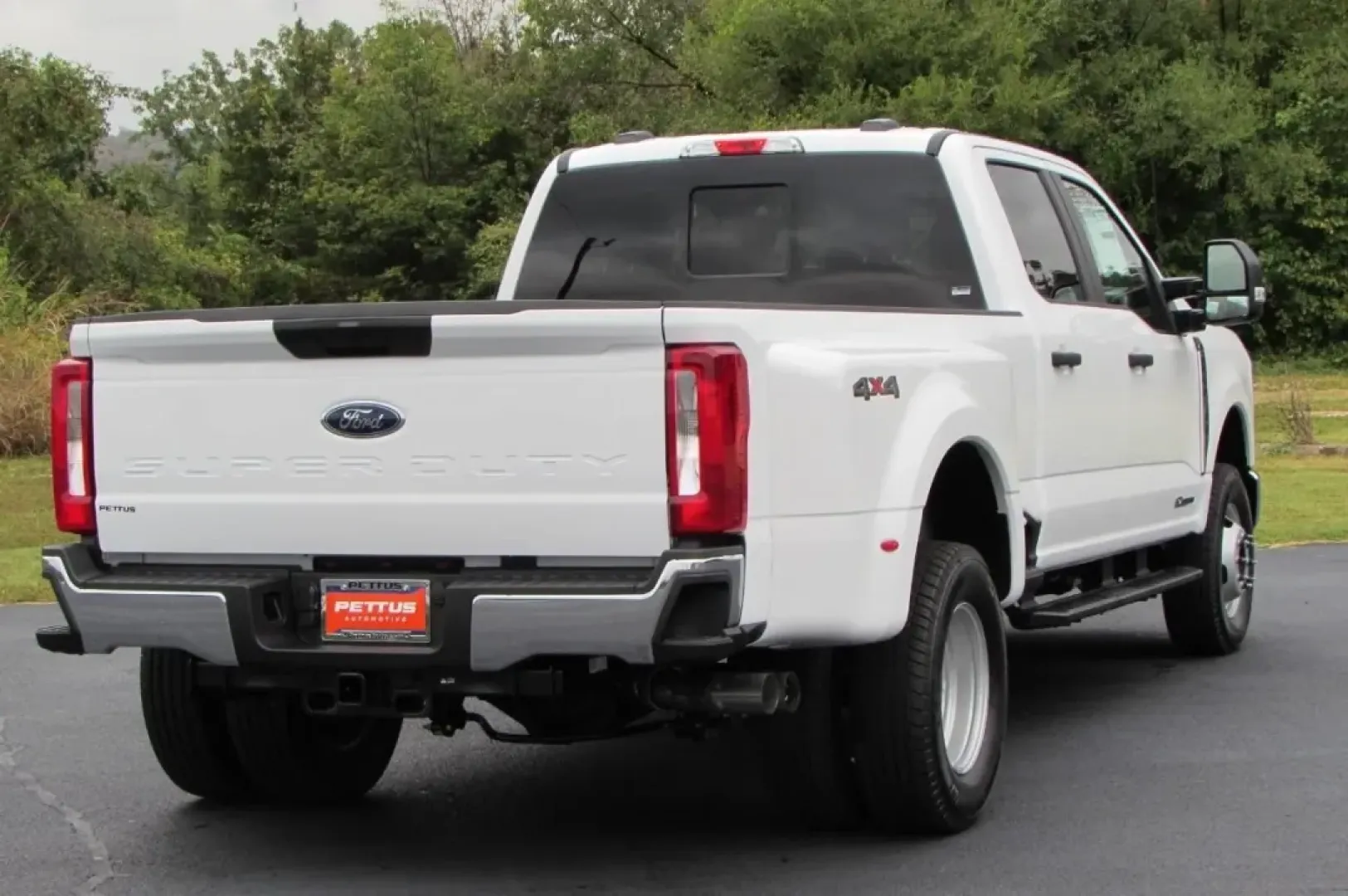 2026 /Medium Dark Slate Ford F-350SD XL DRW (1FT8W3DT9TE) with an 6.7L engine, located at 12836 Highway 21, De Soto, MO, 63020, (636) 337-7777, 38.151867, -90.575615 - Are you ready to elevate your adventures on and off the road? The 2026 Ford Super Duty F-350 DRW is the perfect truck for those who crave power, reliability, and versatility. Whether you're hauling heavy loads for work, tackling tough terrains, or embarking on weekend getaways with the family, this - Photo#8