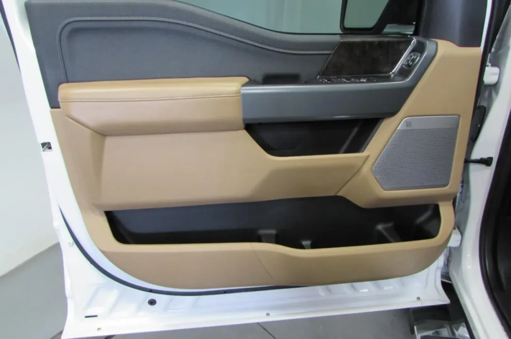 2021 /Baja Tan Ford F-150 Lariat (1FTFW1ED0MF) with an Other engine, located at 12836 Highway 21, De Soto, MO, 63020, (636) 337-7777, 38.151867, -90.575615 - **Unleash Adventure with the 2021 Ford F-150: Your Go-To Truck for Every Lifestyle**<br /> <br /> If you're looking for a versatile vehicle that can handle your daily commute, weekend adventures, and everything in between, the 2021 Ford F-150 is the ultimate choice. This rugged yet refined truck is - Photo#15