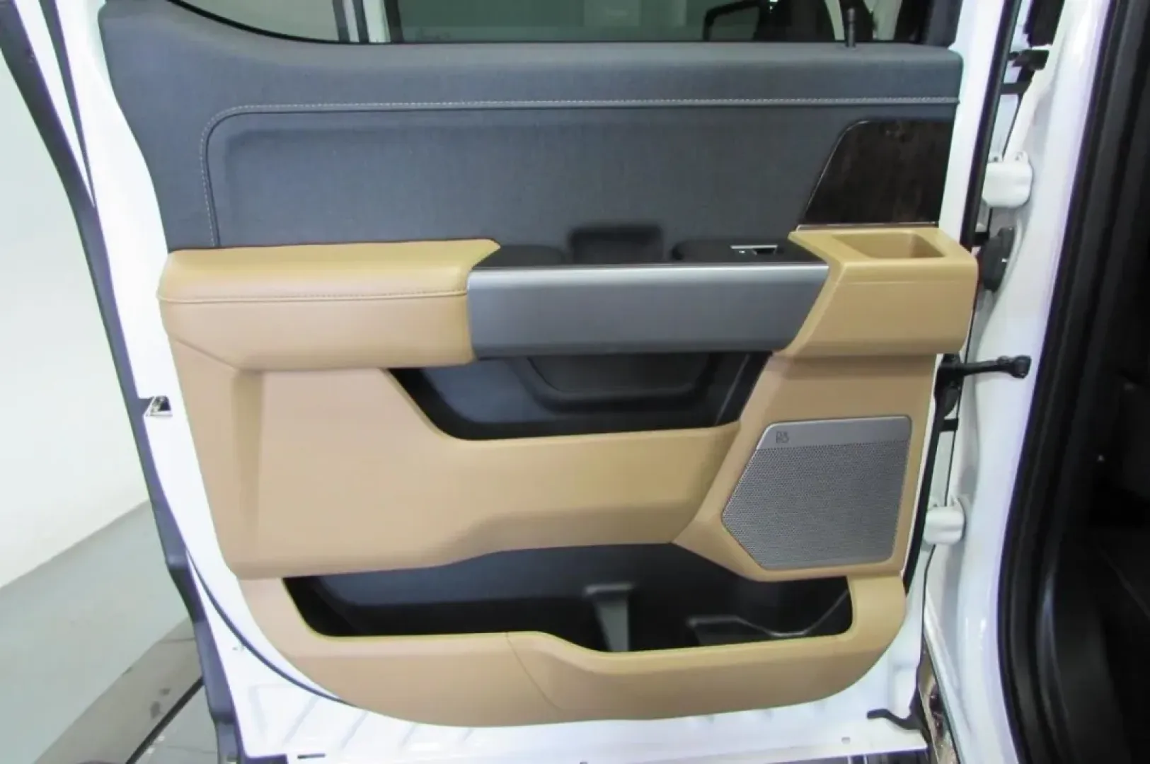 2021 /Baja Tan Ford F-150 Lariat (1FTFW1ED0MF) with an Other engine, located at 12836 Highway 21, De Soto, MO, 63020, (636) 337-7777, 38.151867, -90.575615 - **Unleash Adventure with the 2021 Ford F-150: Your Go-To Truck for Every Lifestyle**<br /> <br /> If you're looking for a versatile vehicle that can handle your daily commute, weekend adventures, and everything in between, the 2021 Ford F-150 is the ultimate choice. This rugged yet refined truck is - Photo#28