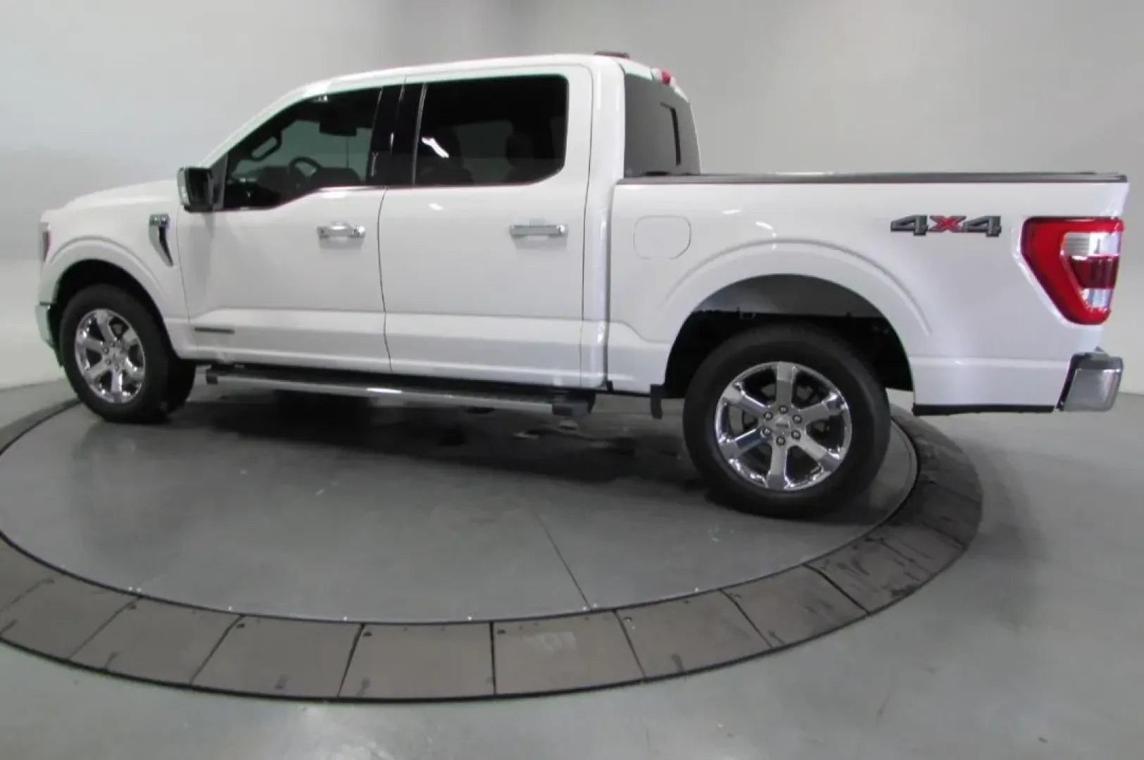 2021 /Baja Tan Ford F-150 Lariat (1FTFW1ED0MF) with an Other engine, located at 12836 Highway 21, De Soto, MO, 63020, (636) 337-7777, 38.151867, -90.575615 - **Unleash Adventure with the 2021 Ford F-150: Your Go-To Truck for Every Lifestyle**<br /> <br /> If you're looking for a versatile vehicle that can handle your daily commute, weekend adventures, and everything in between, the 2021 Ford F-150 is the ultimate choice. This rugged yet refined truck is - Photo#4