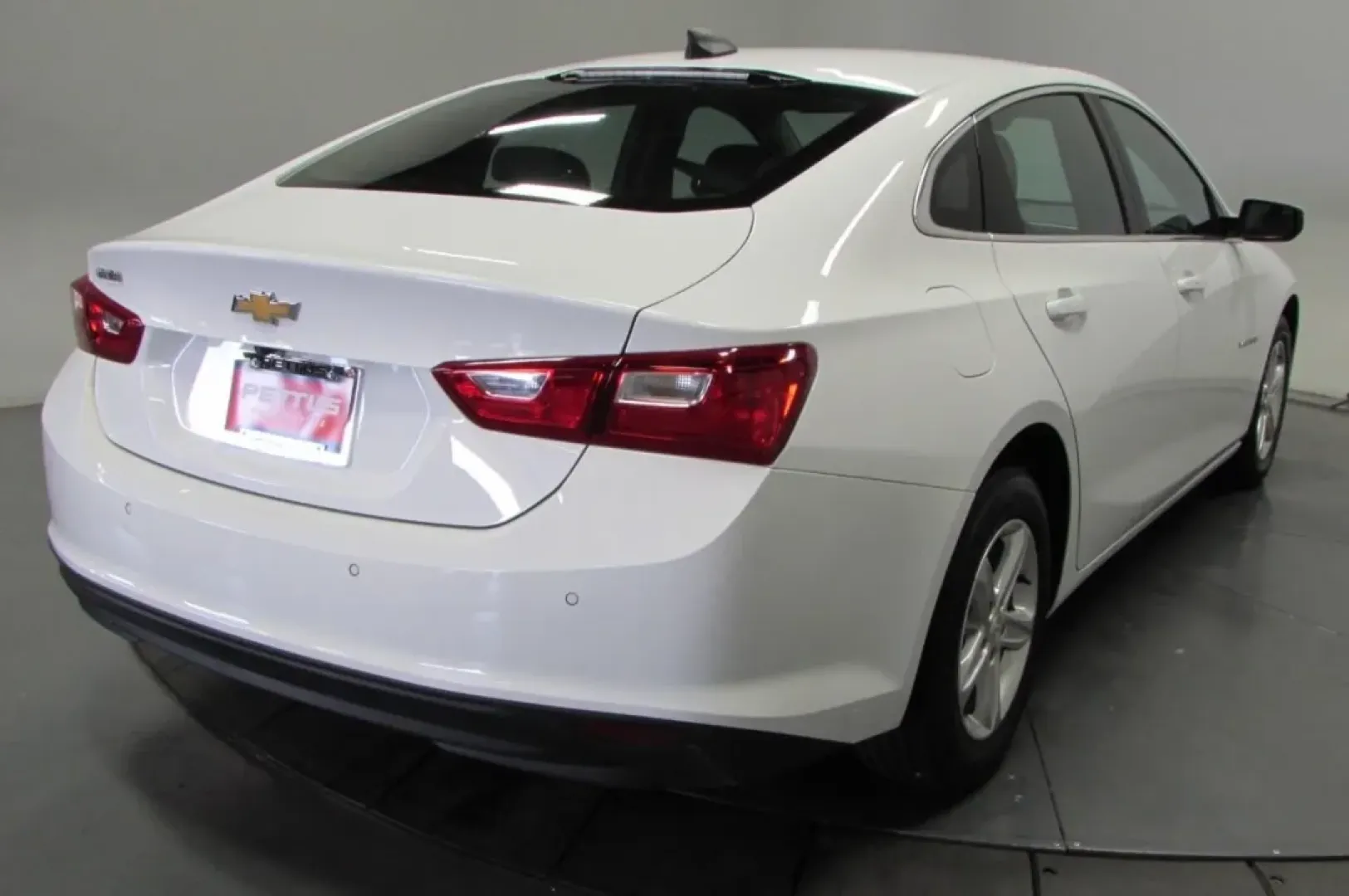 2024 /Black Chevrolet Malibu LS 1FL (1G1ZC5STXRF) with an Other engine, Automatic transmission, located at 12836 Highway 21, De Soto, MO, 63020, (636) 337-7777, 38.151867, -90.575615 - Experience the perfect blend of style, comfort, and efficiency with the 2024 Chevrolet Malibu LS, available now at Pettus Ford De Soto! If you're searching for a vehicle that seamlessly fits into your daily routine, whether it's for your commute to work in nearby Festus or weekend outings with famil - Photo#7