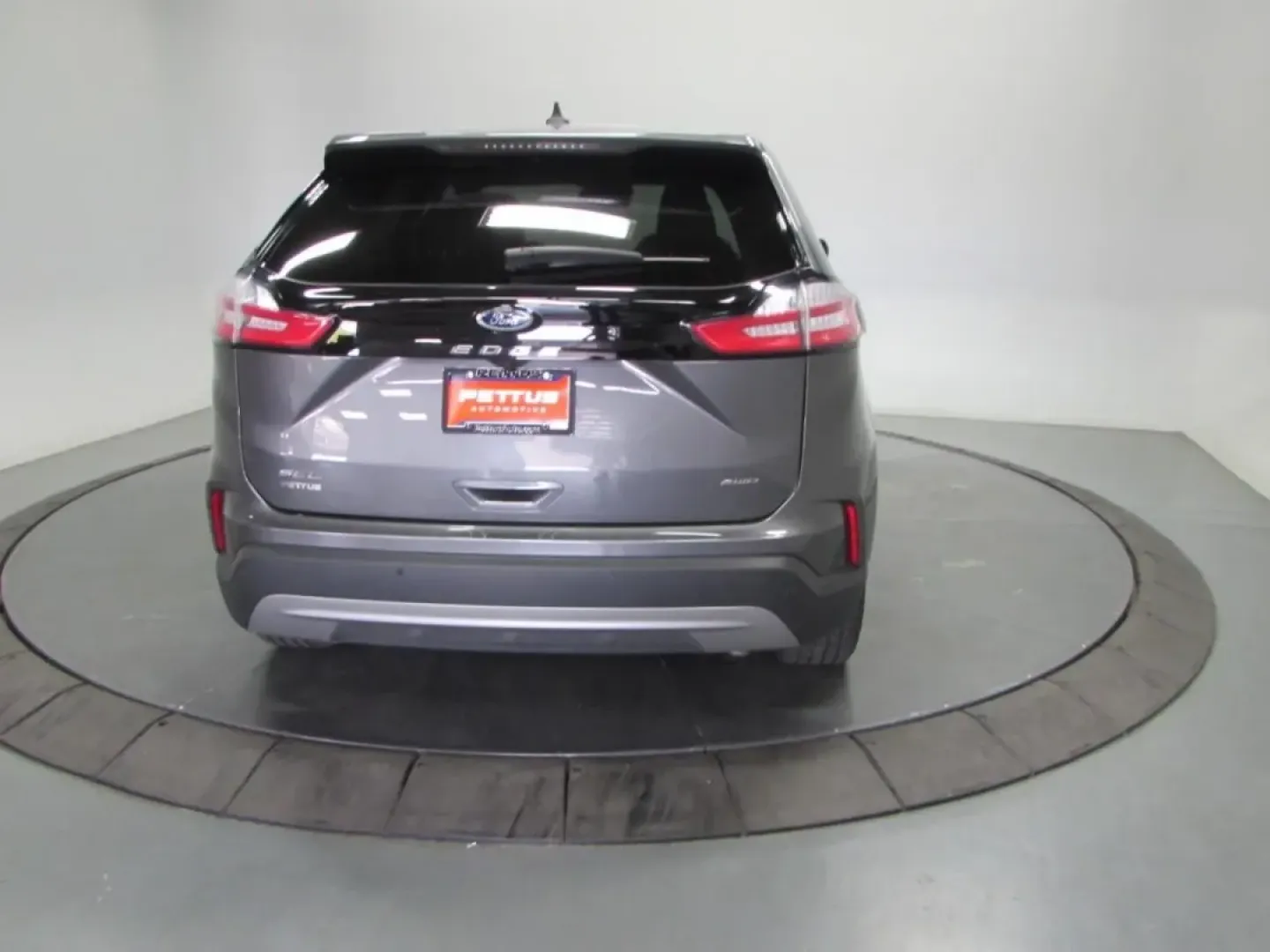 2024 /Ebony Ford Edge SEL (2FMPK4J9XRB) with an Other engine, Automatic transmission, located at 12836 Highway 21, De Soto, MO, 63020, (636) 337-7777, 38.151867, -90.575615 - **Discover the Perfect Adventure Companion: 2024 Ford Edge at Pettus Ford De Soto!**<br /> <br /> Are you ready to elevate your family adventures or daily commutes with a reliable vehicle that blends style, comfort, and technology? Look no further than this stunning 2024 Ford Edge, available now at - Photo#6