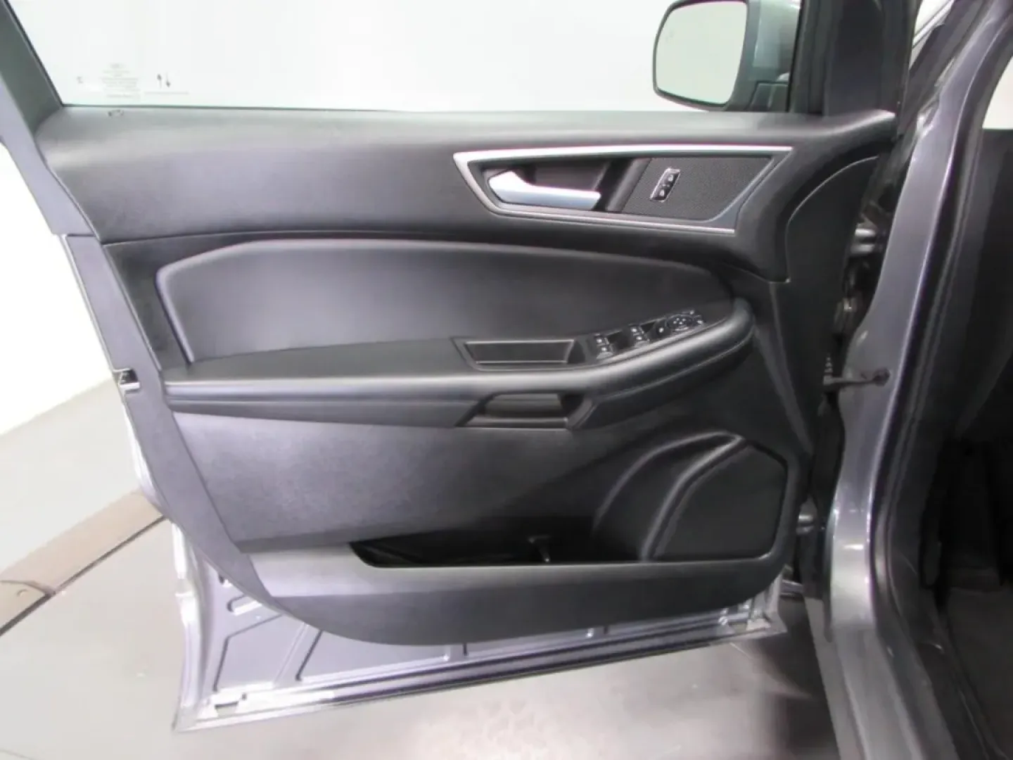 2024 /Ebony Ford Edge SEL (2FMPK4J9XRB) with an Other engine, Automatic transmission, located at 12836 Highway 21, De Soto, MO, 63020, (636) 337-7777, 38.151867, -90.575615 - **Discover the Perfect Adventure Companion: 2024 Ford Edge at Pettus Ford De Soto!**<br /> <br /> Are you ready to elevate your family adventures or daily commutes with a reliable vehicle that blends style, comfort, and technology? Look no further than this stunning 2024 Ford Edge, available now at - Photo#10