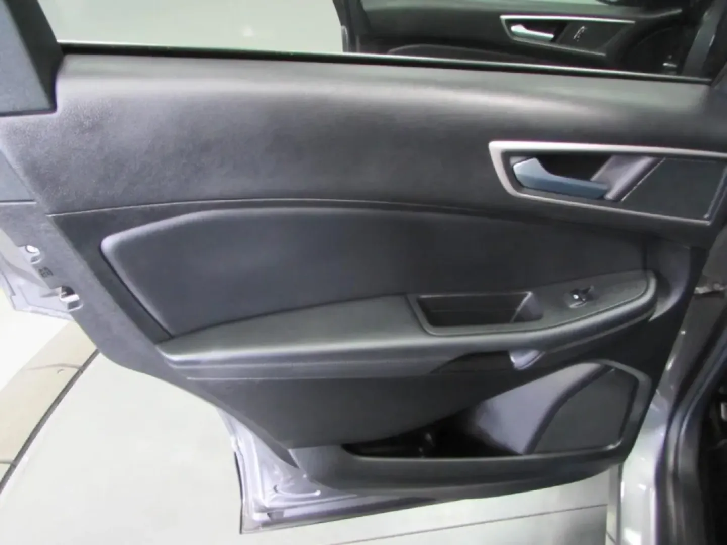 2024 /Ebony Ford Edge SEL (2FMPK4J9XRB) with an Other engine, Automatic transmission, located at 12836 Highway 21, De Soto, MO, 63020, (636) 337-7777, 38.151867, -90.575615 - **Discover the Perfect Adventure Companion: 2024 Ford Edge at Pettus Ford De Soto!**<br /> <br /> Are you ready to elevate your family adventures or daily commutes with a reliable vehicle that blends style, comfort, and technology? Look no further than this stunning 2024 Ford Edge, available now at - Photo#23