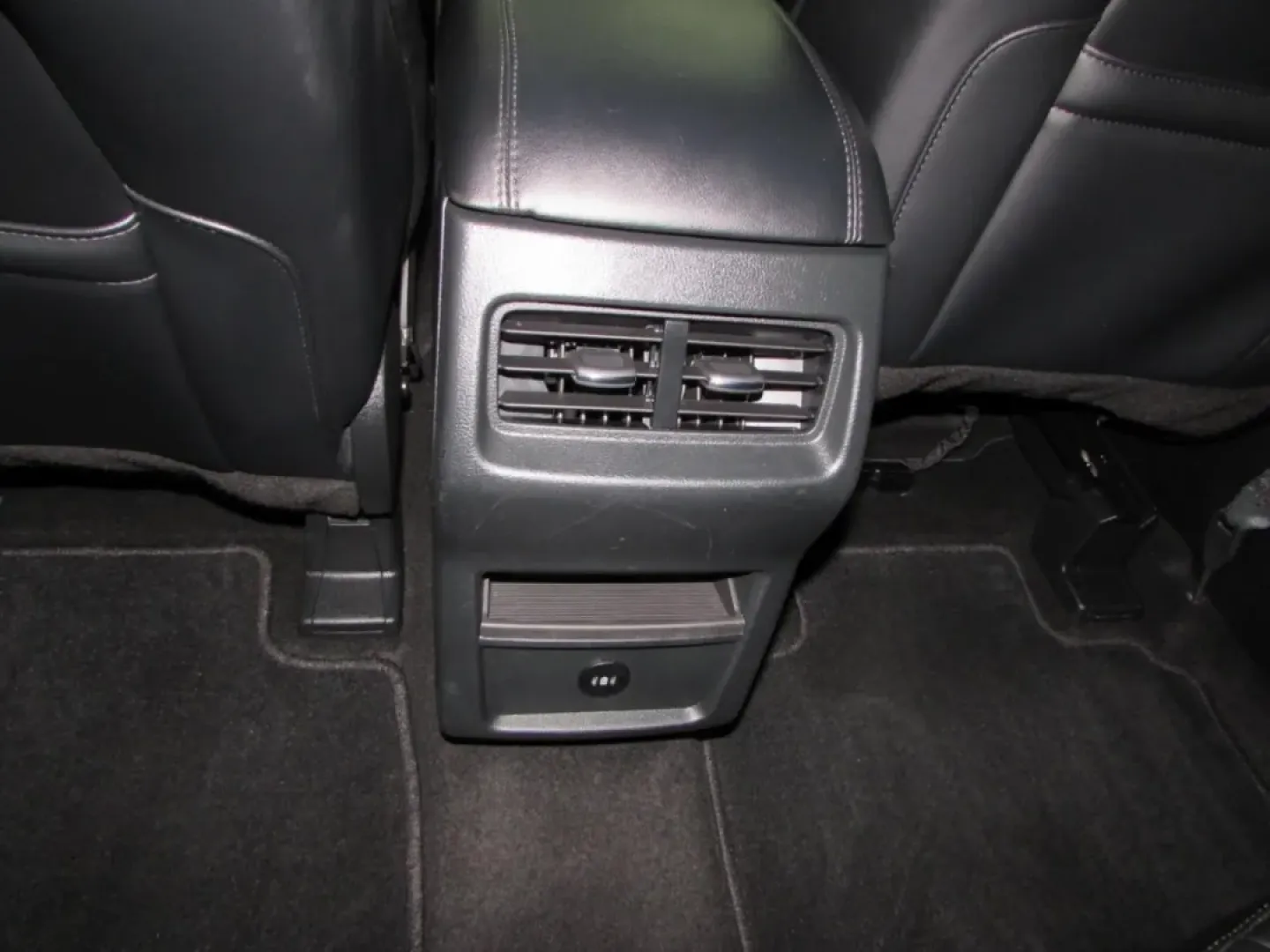 2024 /Ebony Ford Edge SEL (2FMPK4J9XRB) with an Other engine, Automatic transmission, located at 12836 Highway 21, De Soto, MO, 63020, (636) 337-7777, 38.151867, -90.575615 - **Discover the Perfect Adventure Companion: 2024 Ford Edge at Pettus Ford De Soto!**<br /> <br /> Are you ready to elevate your family adventures or daily commutes with a reliable vehicle that blends style, comfort, and technology? Look no further than this stunning 2024 Ford Edge, available now at - Photo#25